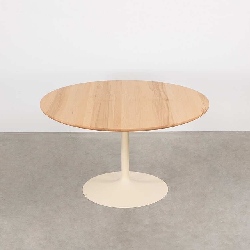 Tinne Tafel met Rond Houten Blad Tinne Tafel met Rond Houten Blad