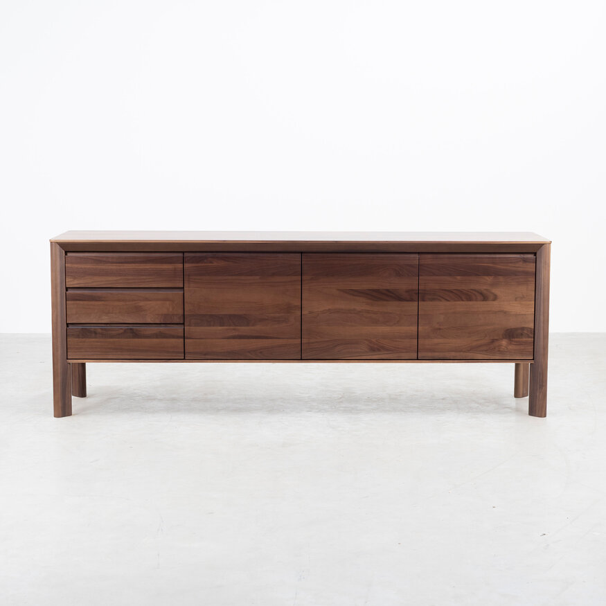Scandinavisch Dressoir Eevi Sav & Økse Scandinavisch Dressoir Eevi