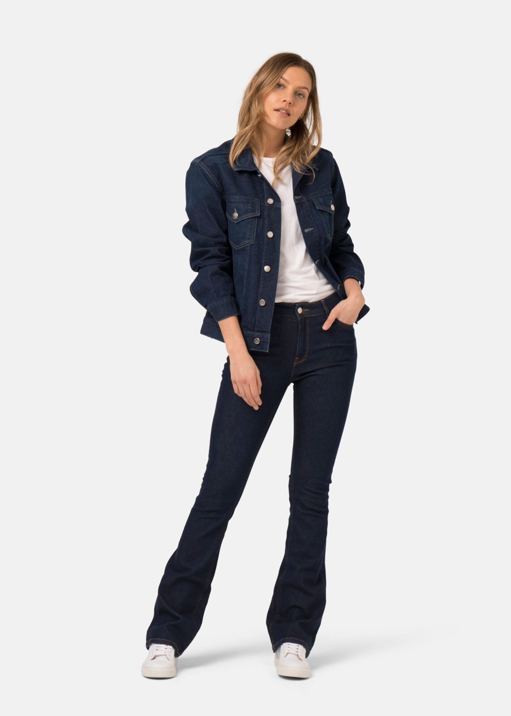 MUD JEANS MUD JEANS FLARED HAZEN STRONG BLUE