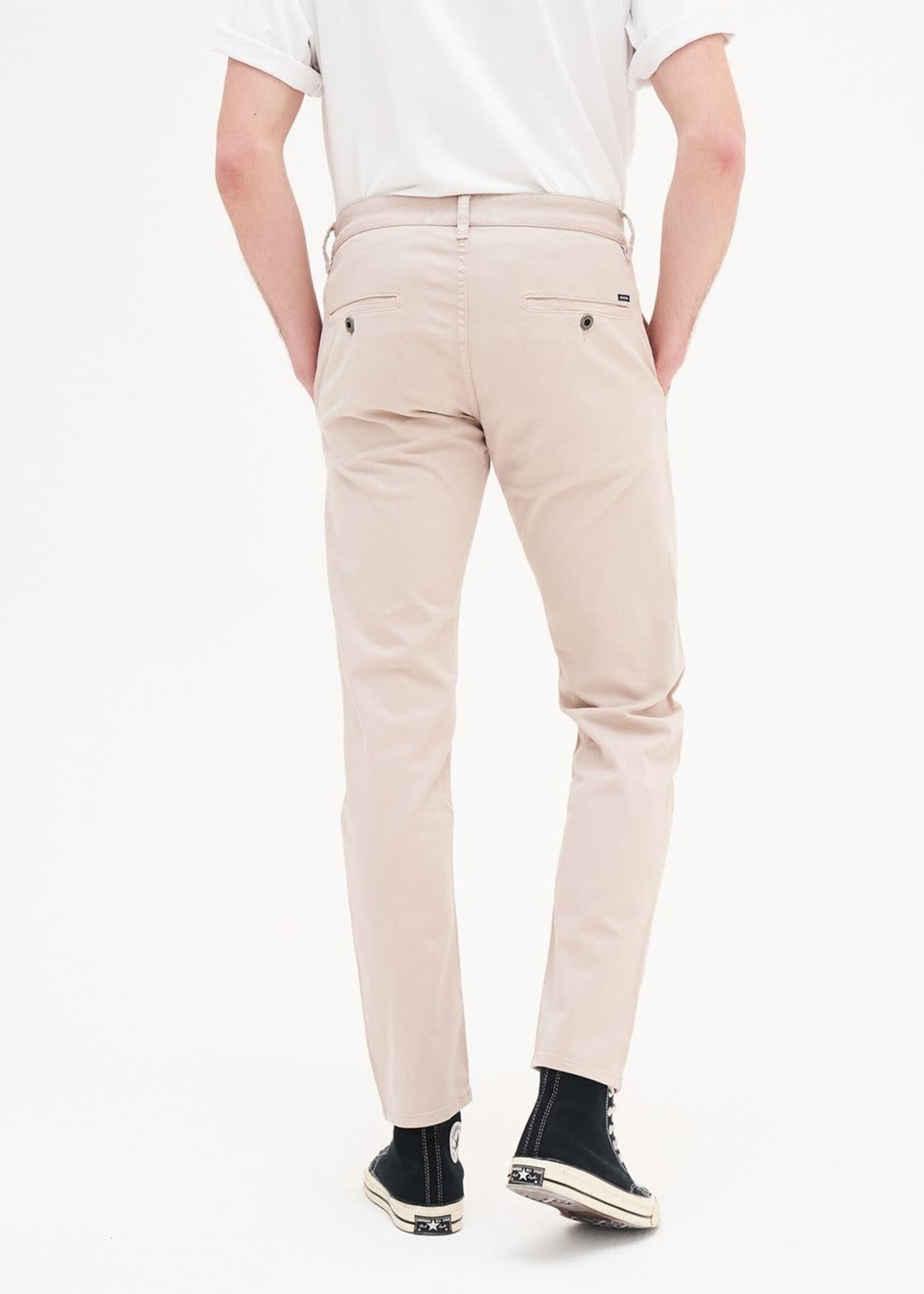 KUYICHI KUYICHI DEXTER CHINO REGULAR TAPERED SAND