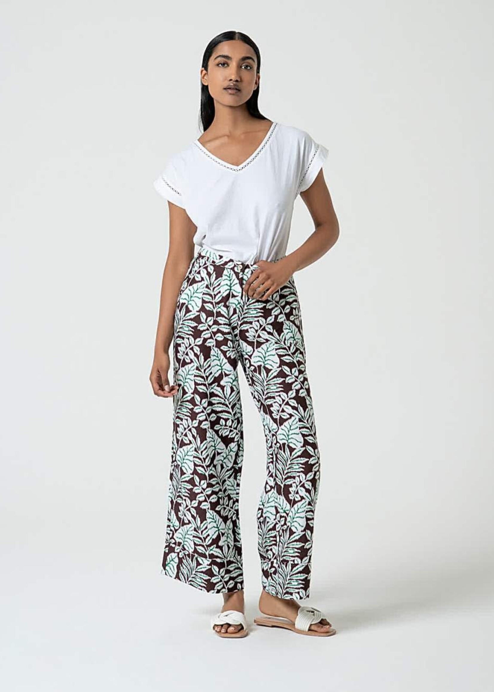 SURKANA SURKANA PANTS WITH ITALIEN POCKETS FLOWERS BROWN