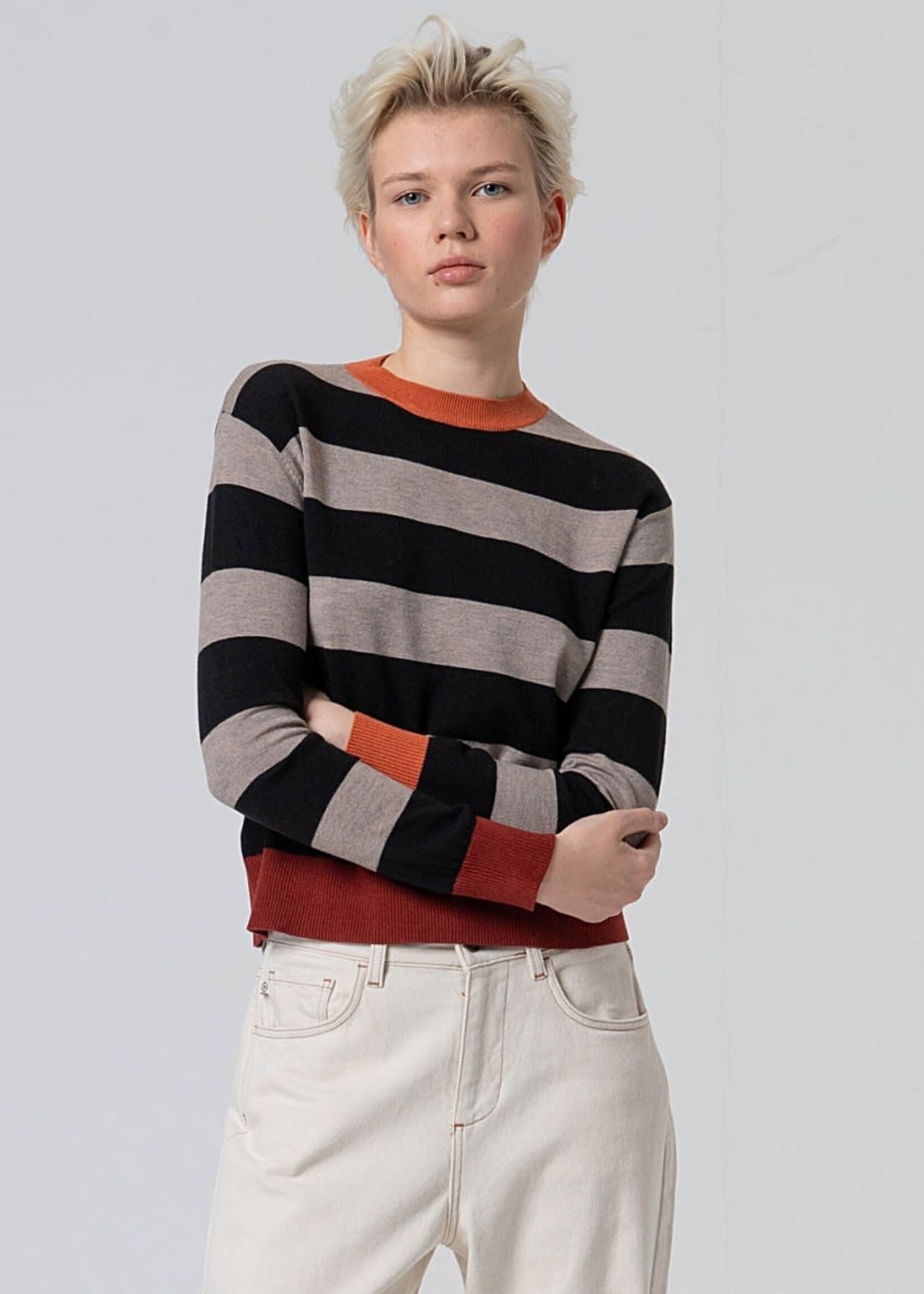 SURKANA SURKANA ROUND NECK SWEATER