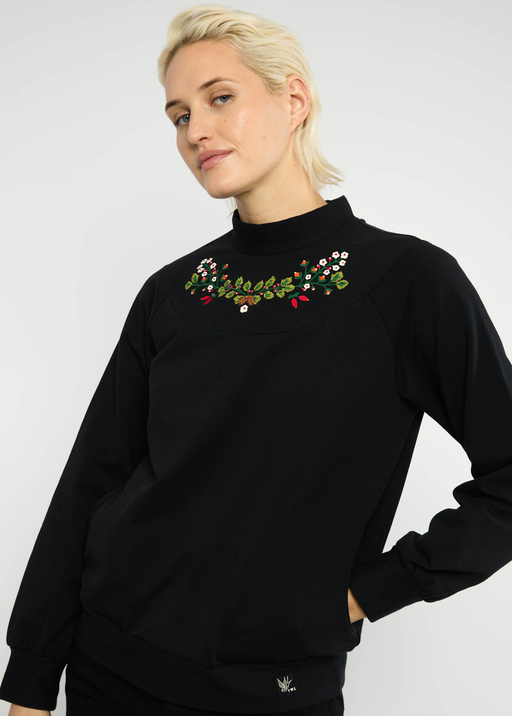 BLUTSGESCHWISTER BLUTSGESCHWISTER DAY BY DAY TOP BACK TO BLACK