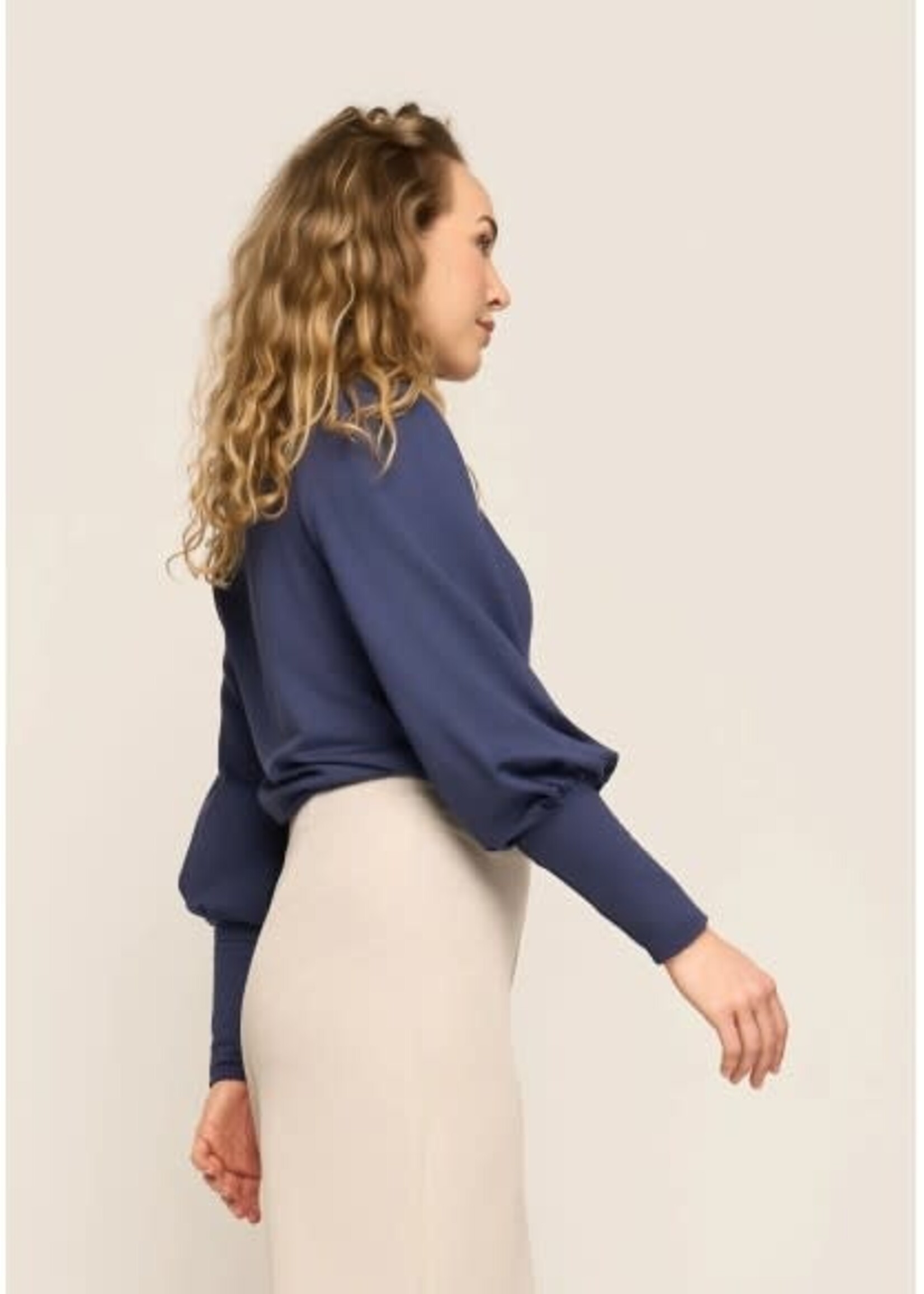 VERY CHERRY VERY CHERRY MAYA TOP FLEECE NAVY