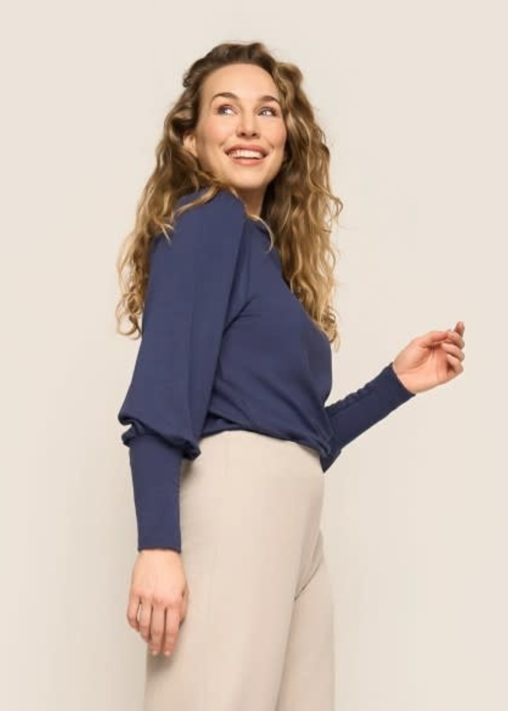 VERY CHERRY VERY CHERRY MAYA TOP FLEECE NAVY