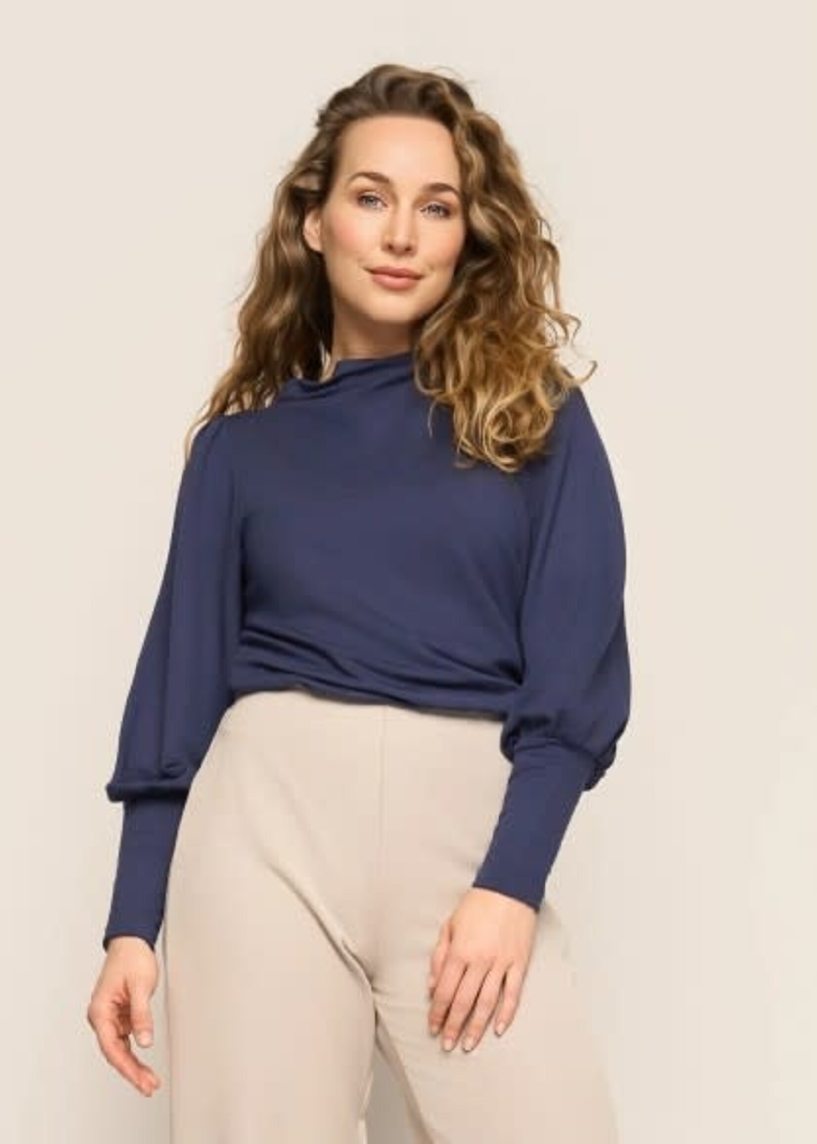 VERY CHERRY VERY CHERRY MAYA TOP FLEECE NAVY