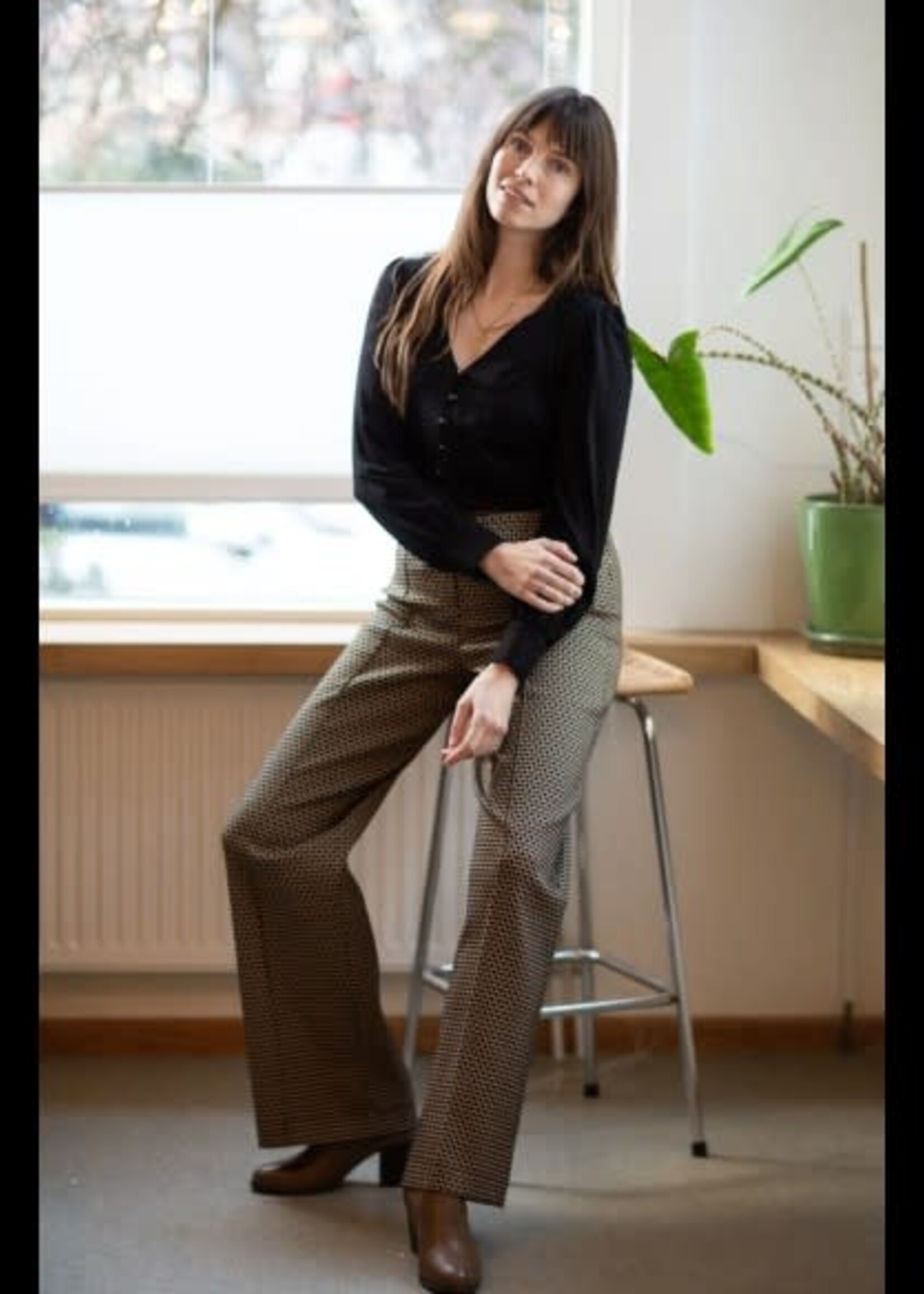 VERY CHERRY VERY CHERRY TAYLOR PANTS SAFIYA BLACK