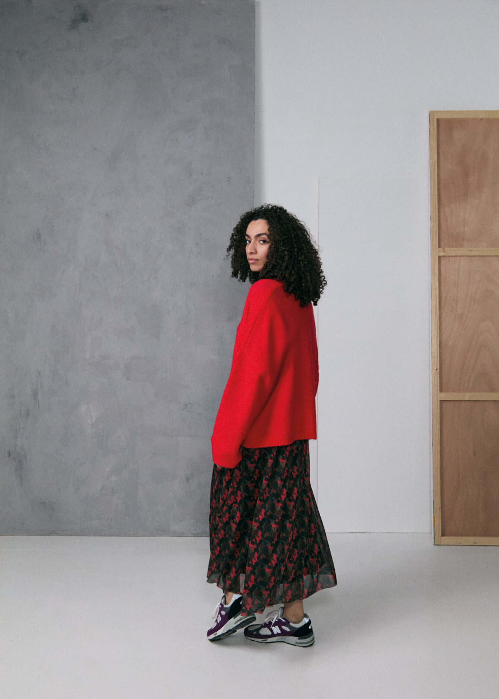 ZILCH ZILCH V NECK SWEATER TOMATO