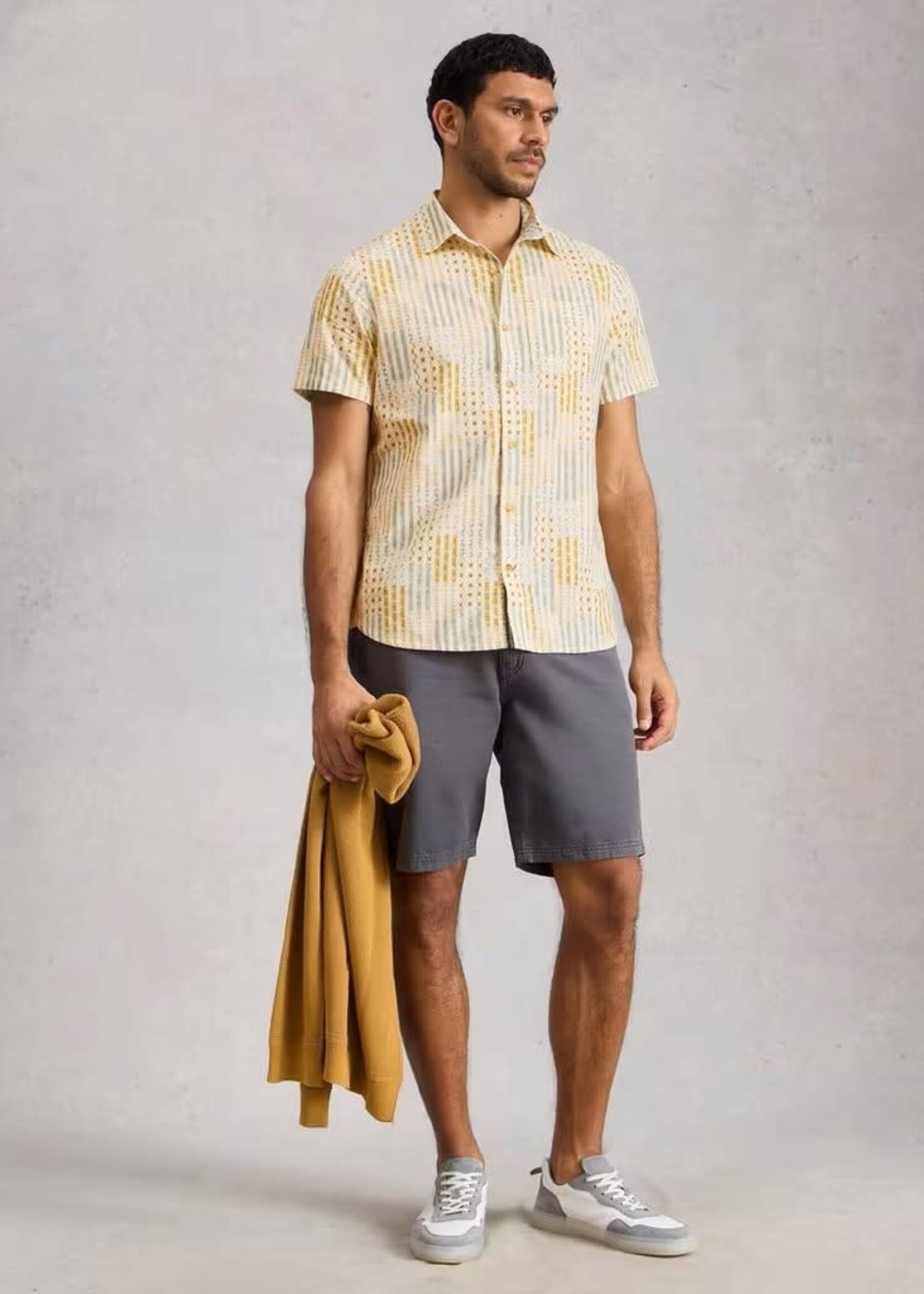 WHITE STUFF WHITE STUFF FINSBURY SS PATCH PRINT SHIRT YELLOW PRINT