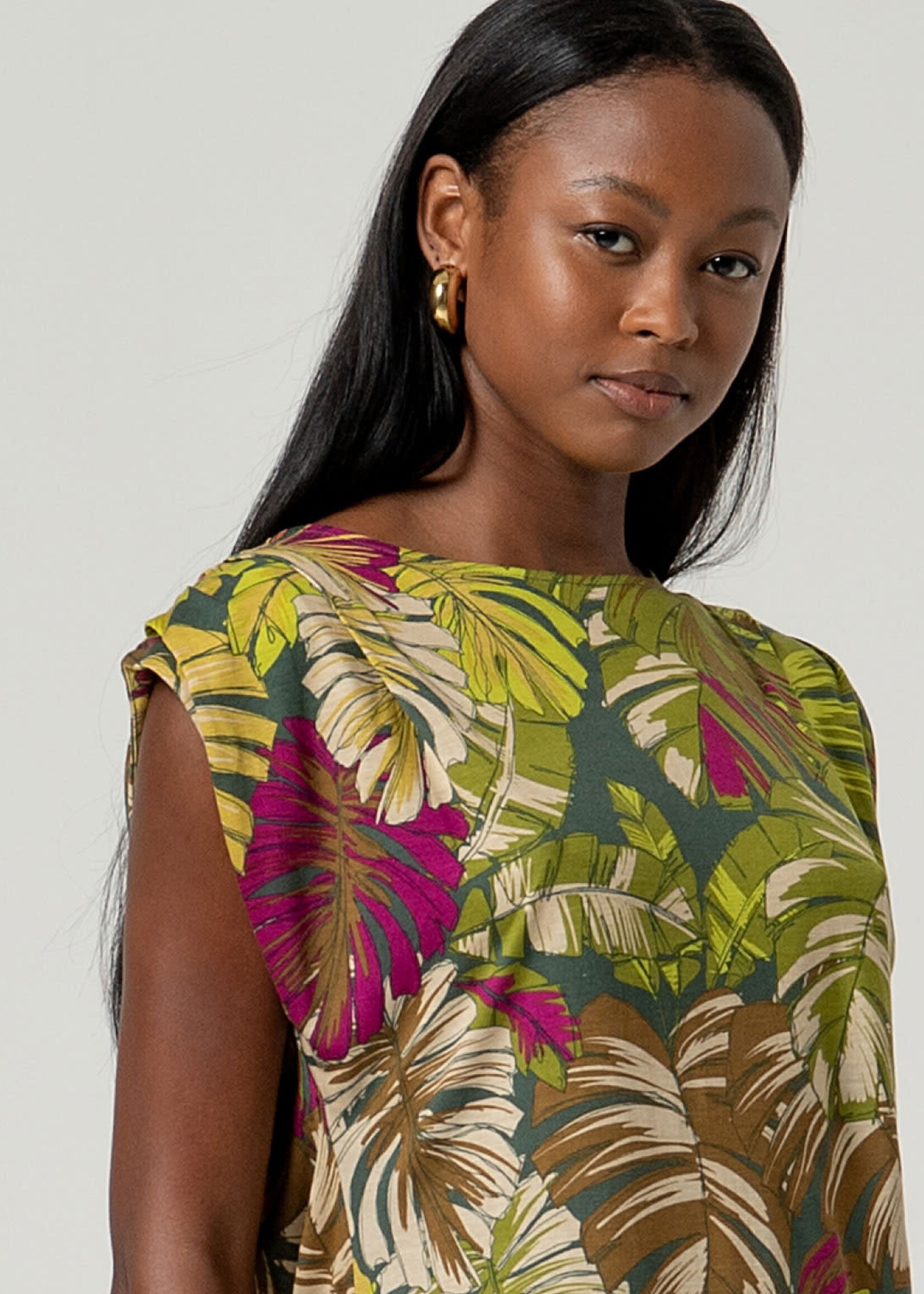 SURKANA SURKANA  SLEEVELESS TOP WITH DRAPING GREEN