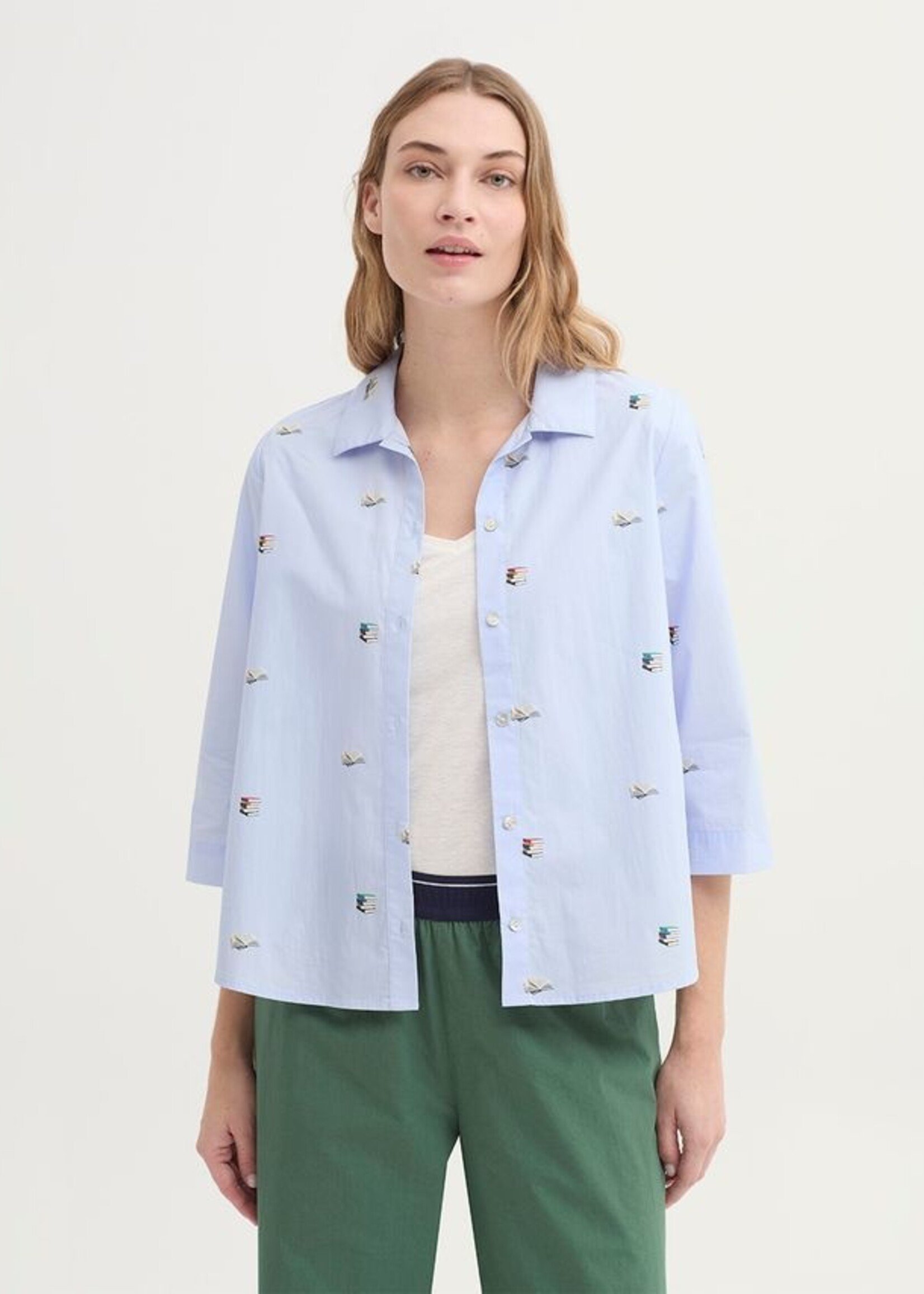 NICE THINGS NICE THINGS FLYING BOOKS PRINTS BLOUSE LIGHT BLUE