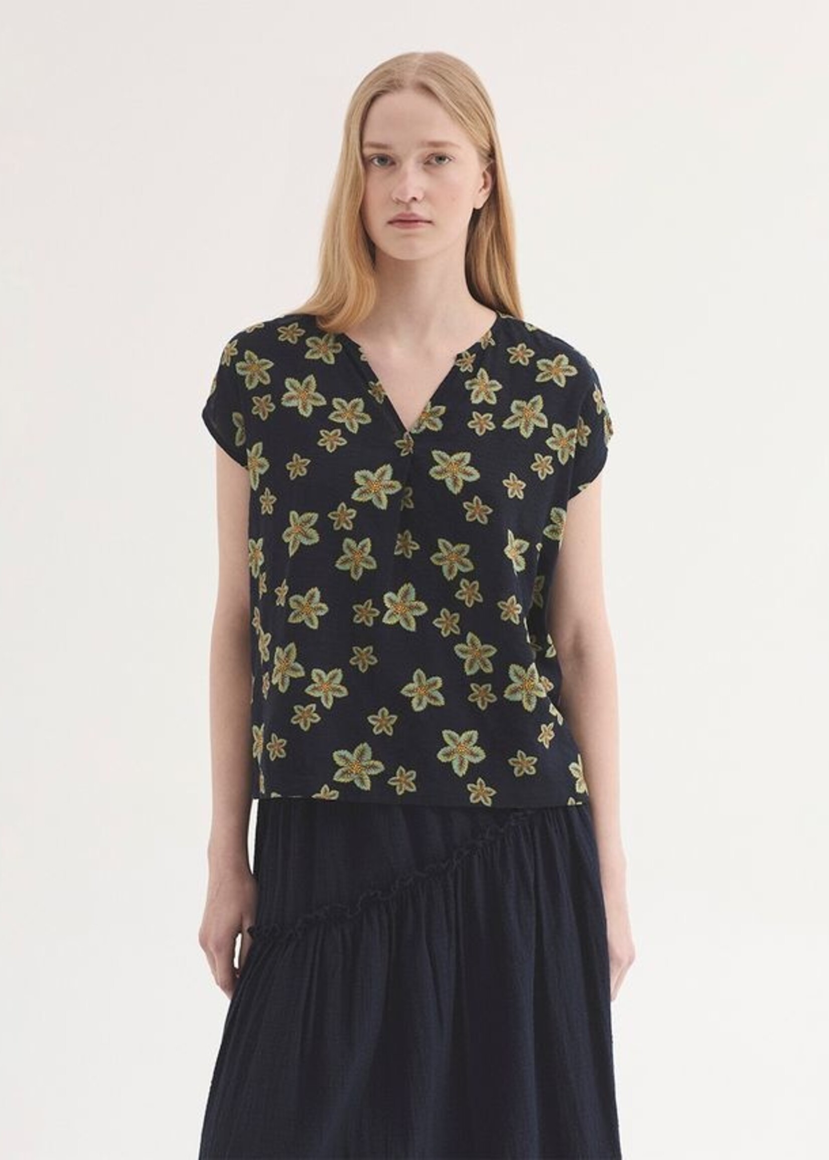 NICE THINGS NICE THINGS STAR FLOWERS PRINT TOP NAVY