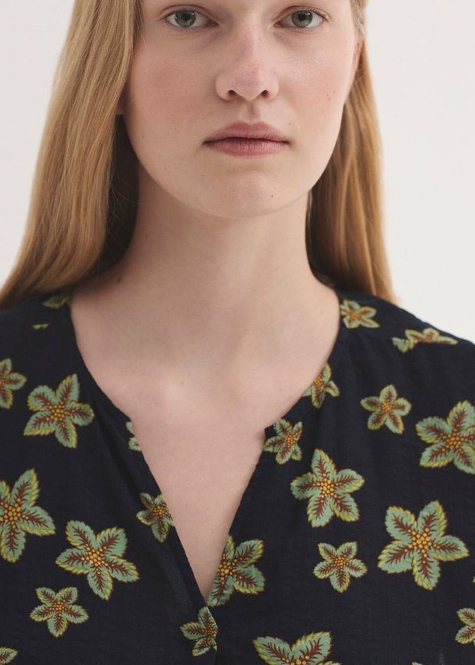 NICE THINGS NICE THINGS STAR FLOWERS PRINT TOP NAVY