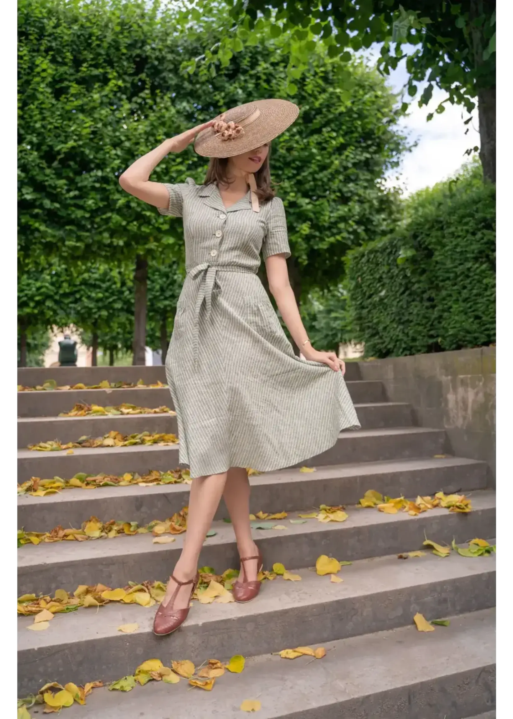 VERY CHERRY VERY CHERRY REVERS DRESS MIDI LINEN STRIPE OLIVE