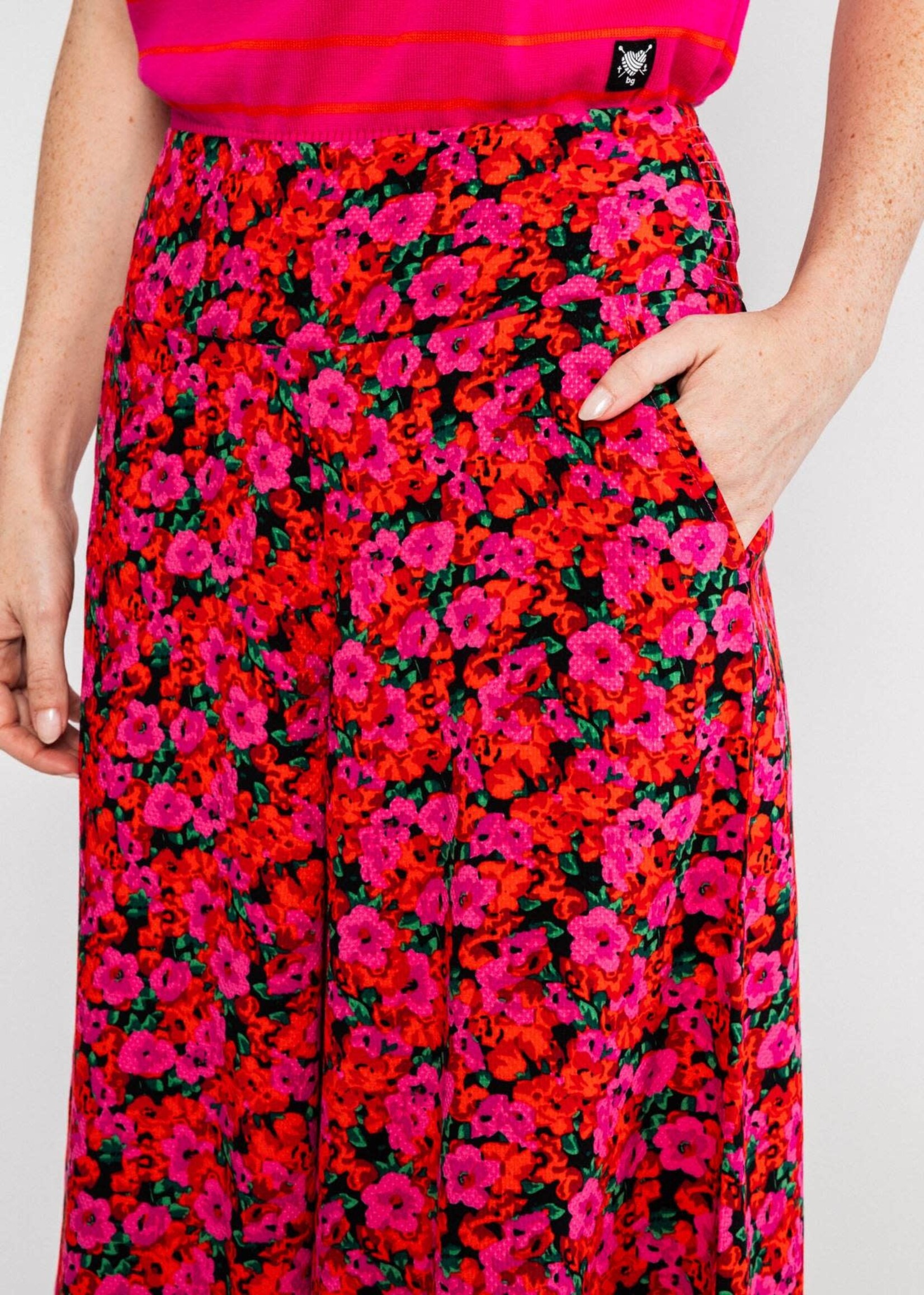 BLUTSGESCHWISTER BLUTSGESCHWISTER IN FULL BLOOM CULOTTES BED OF PRIMROSES