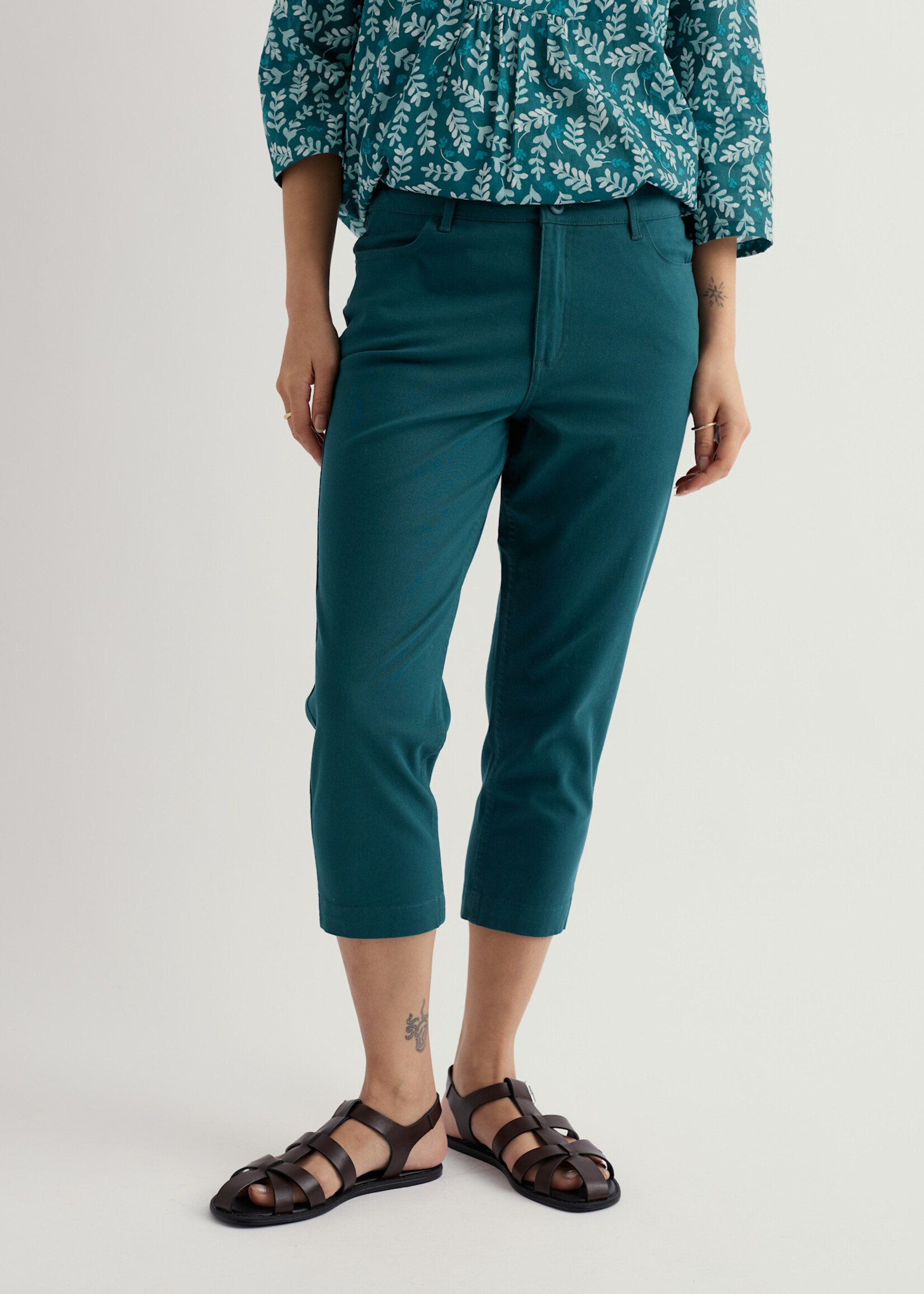 SEASALT CORNWALL SEASALT ALBERT QUAY CROPS DARK WRECKAGE TROUSER