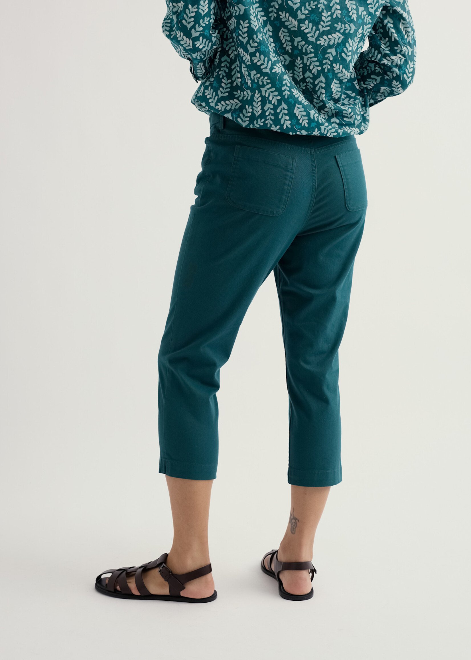 SEASALT CORNWALL SEASALT ALBERT QUAY CROPS DARK WRECKAGE TROUSER