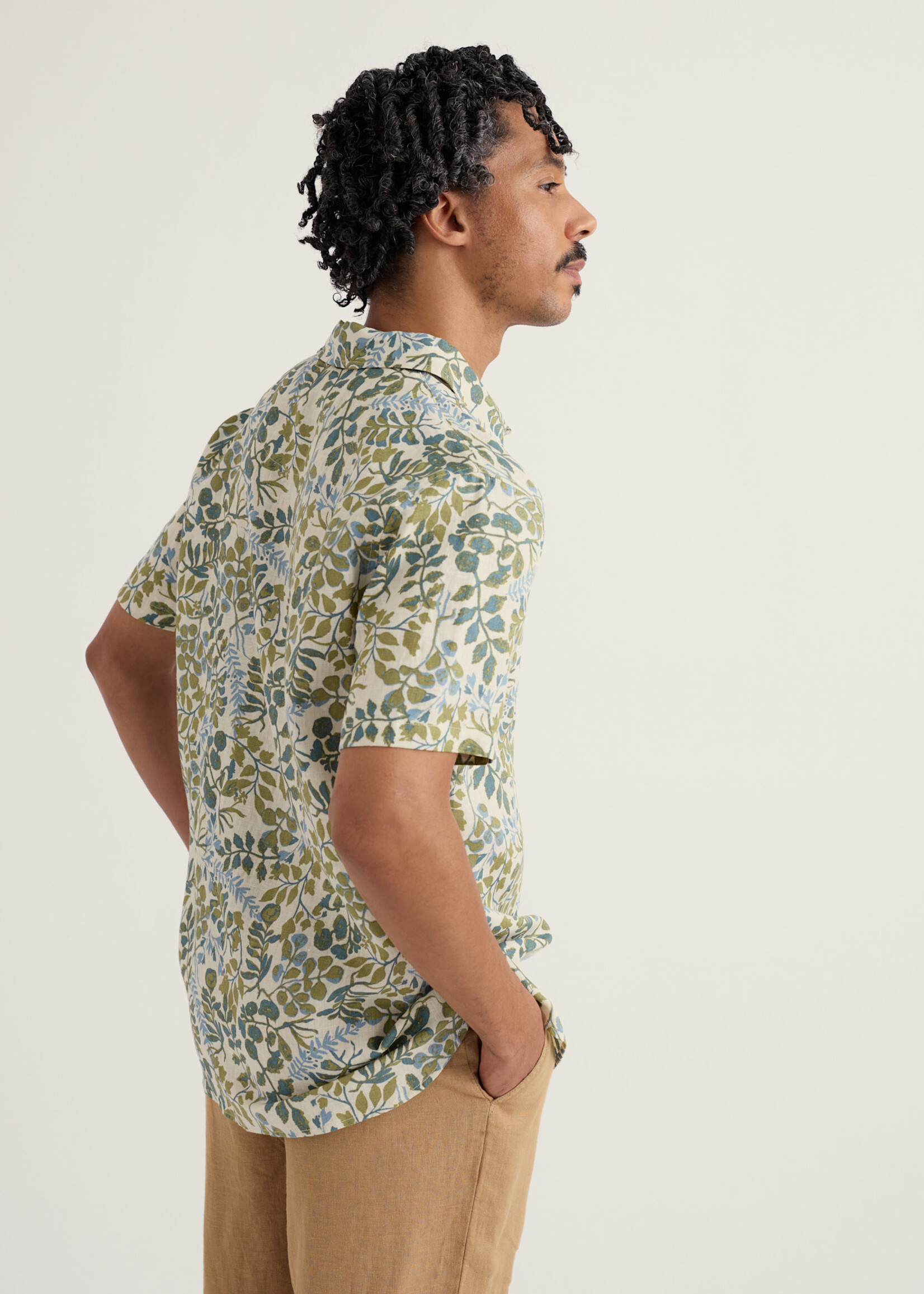 SEASALT CORNWALL SEASALT MEN’S BLUE HERON SS SHIRT WINDING HERBS ECRU