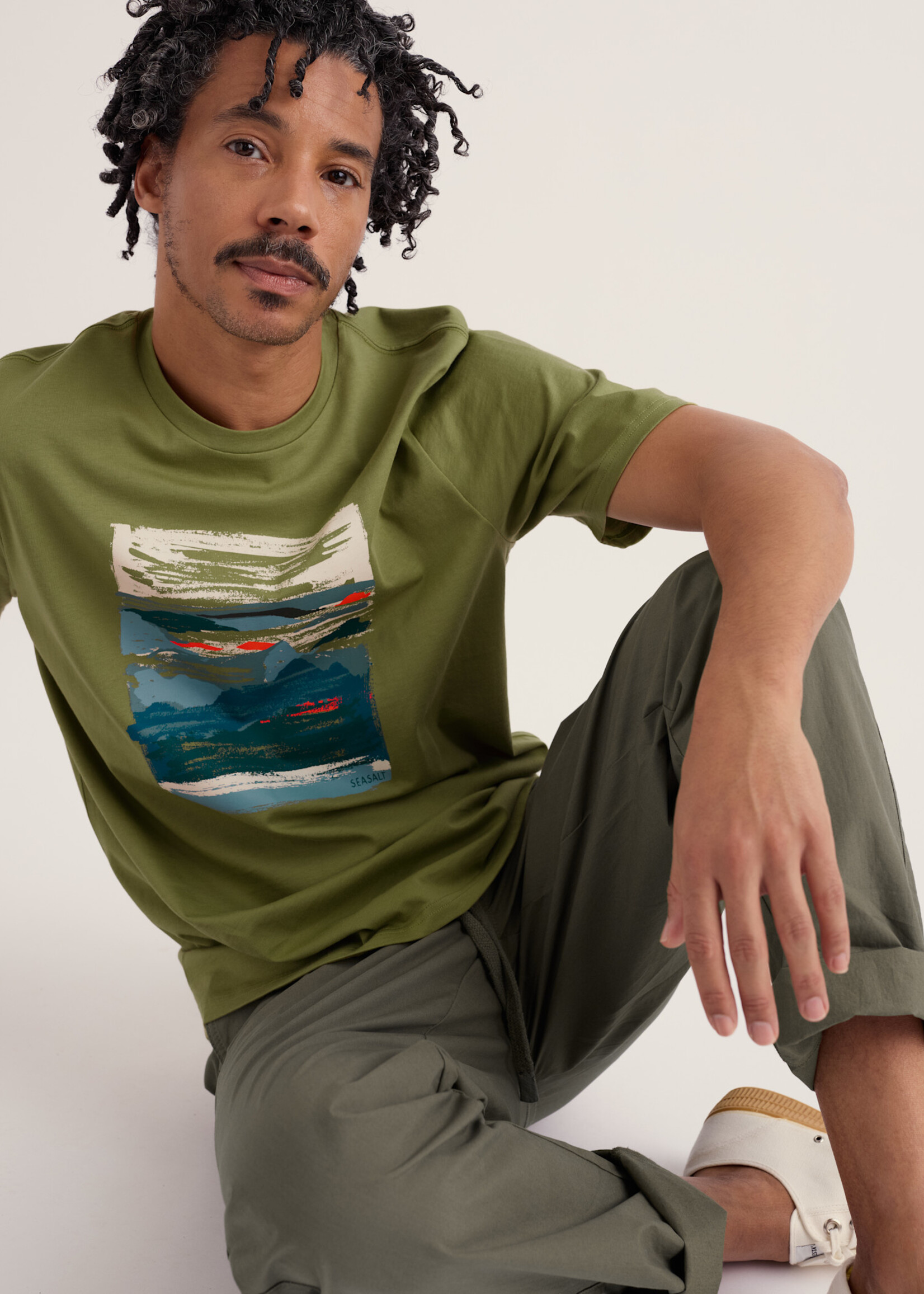 SEASALT CORNWALL SEASALT MEN’S MIDWATCH T SHIRT MULLION LANDSCAPE GRASSHOPPER