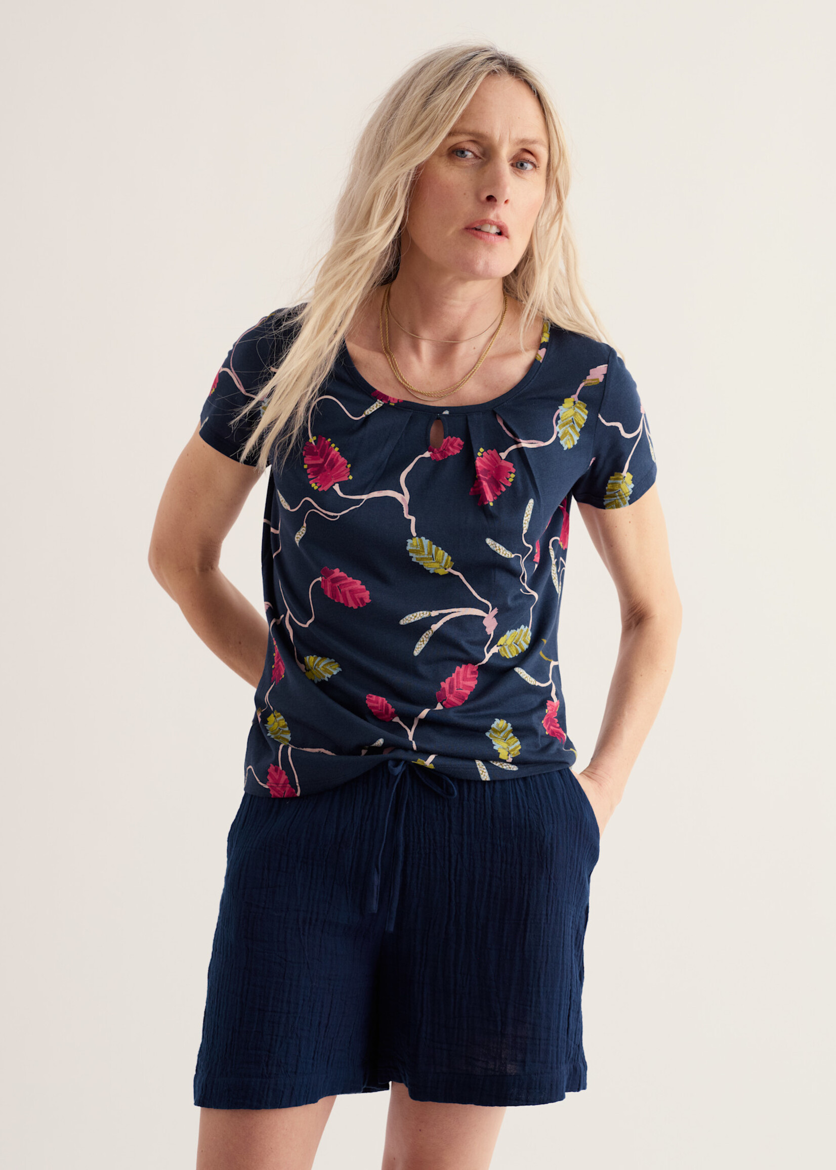 SEASALT CORNWALL SEASALT APPLETREE T SHIRT BOTTLEBRUSH MARITIME