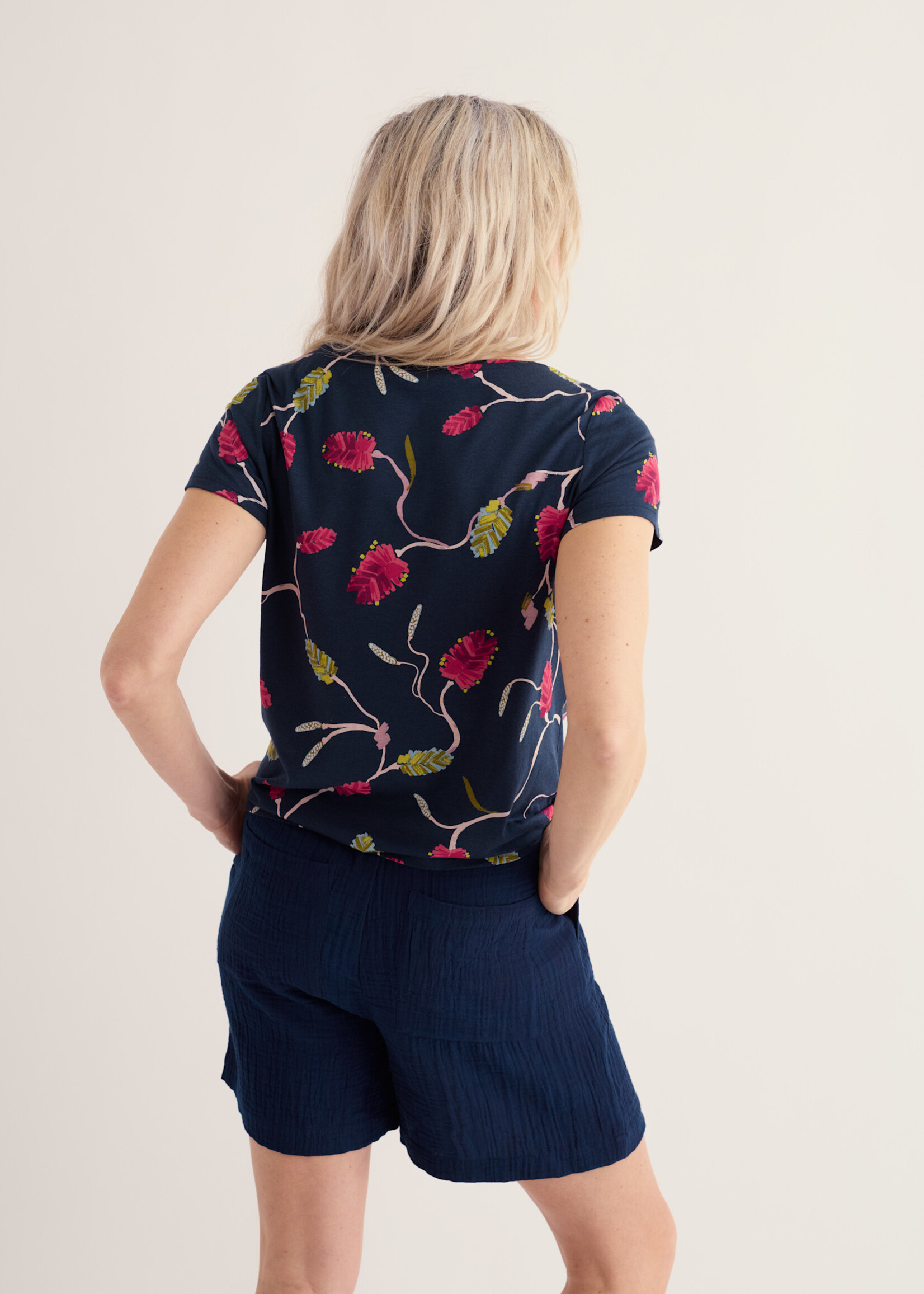 SEASALT CORNWALL SEASALT APPLETREE T SHIRT BOTTLEBRUSH MARITIME