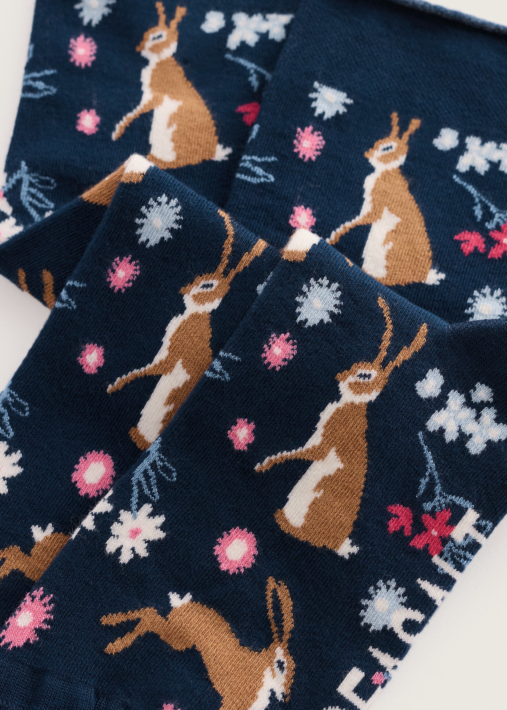 SEASALT CORNWALL SEASALT WOMEN'S BAMBOO ARTY SOCKS HARES LEAP MARITIME