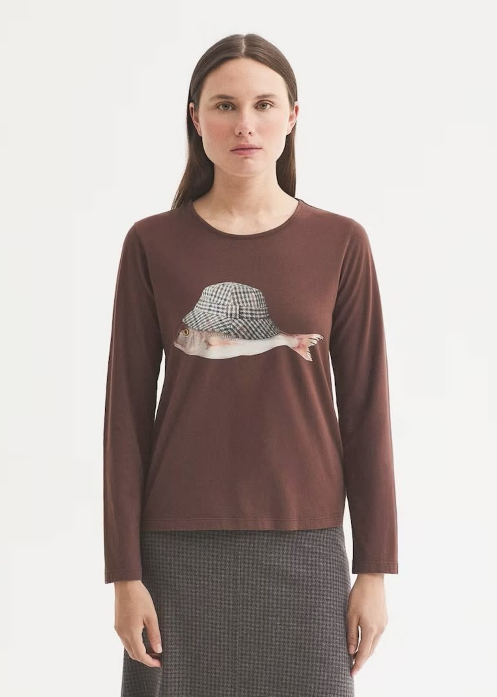 NICE THINGS NICE THINGS OVERDYED T SHIRT 'WOOL CAP FISH' PLUM