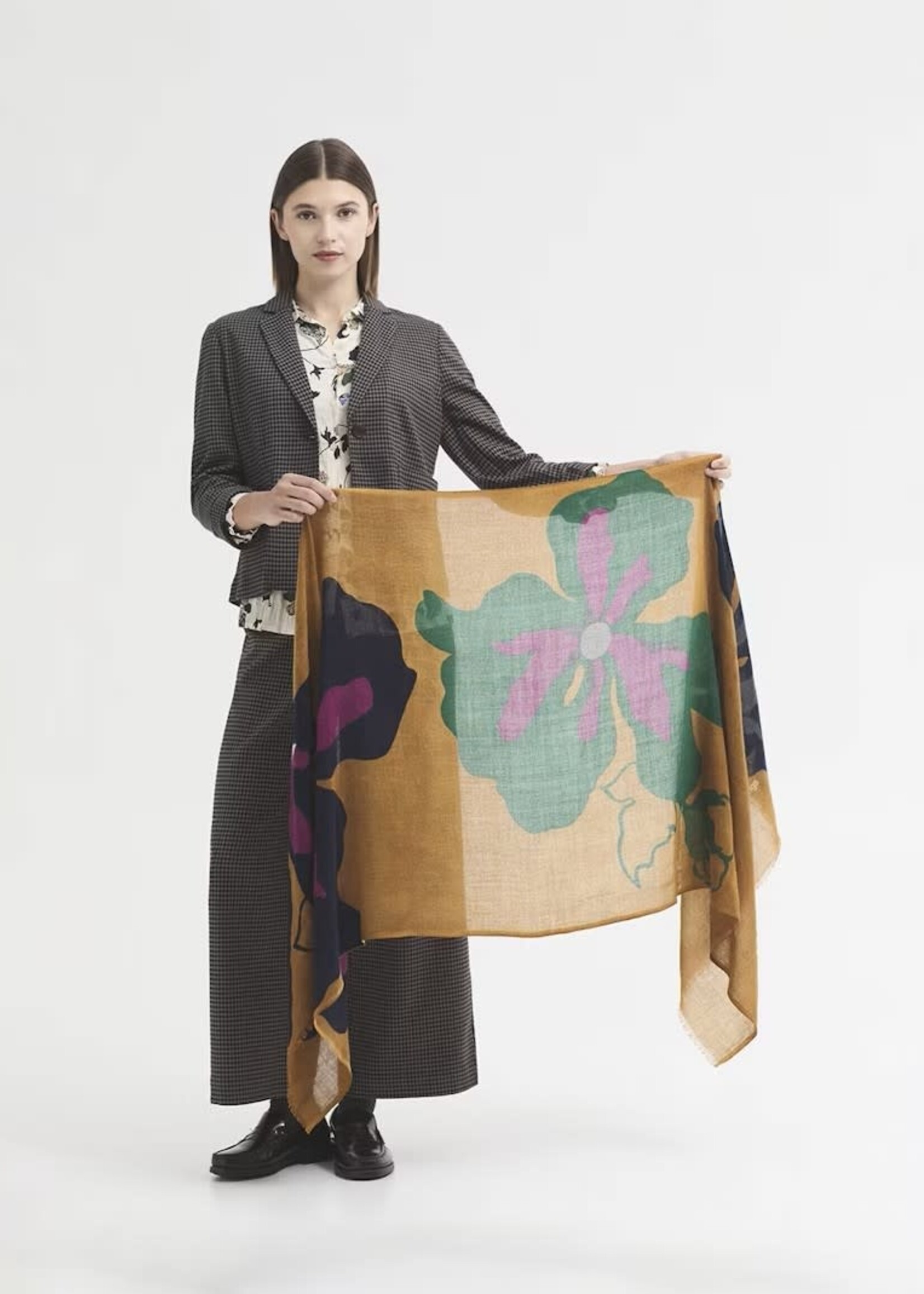 NICE THINGS NICE THINGS BOLD FLOWERS PRINTED WOOL FOULARD