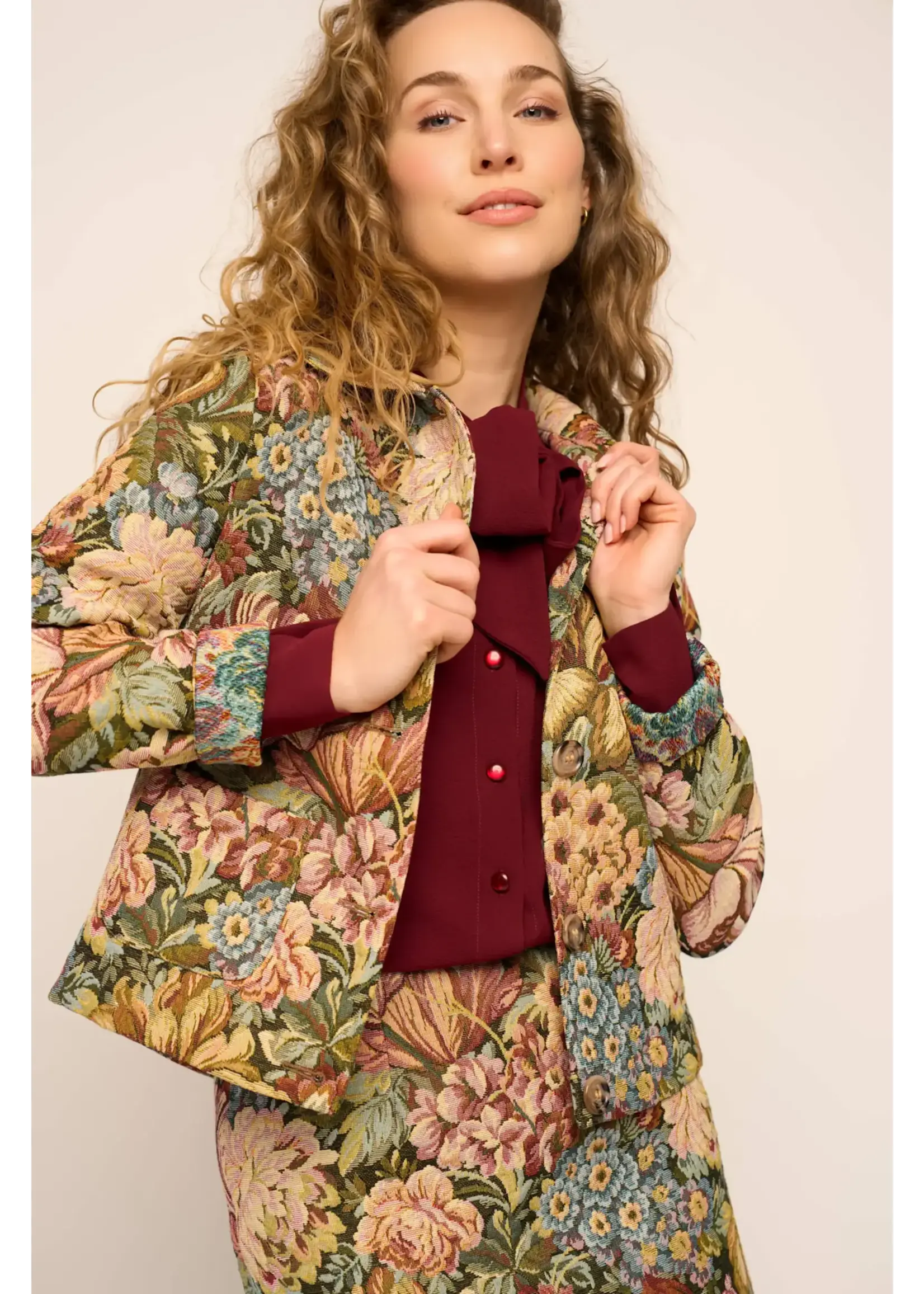VERY CHERRY VERY CHERRY CECIL JACKET BABELE BOTANICAL BROCADE