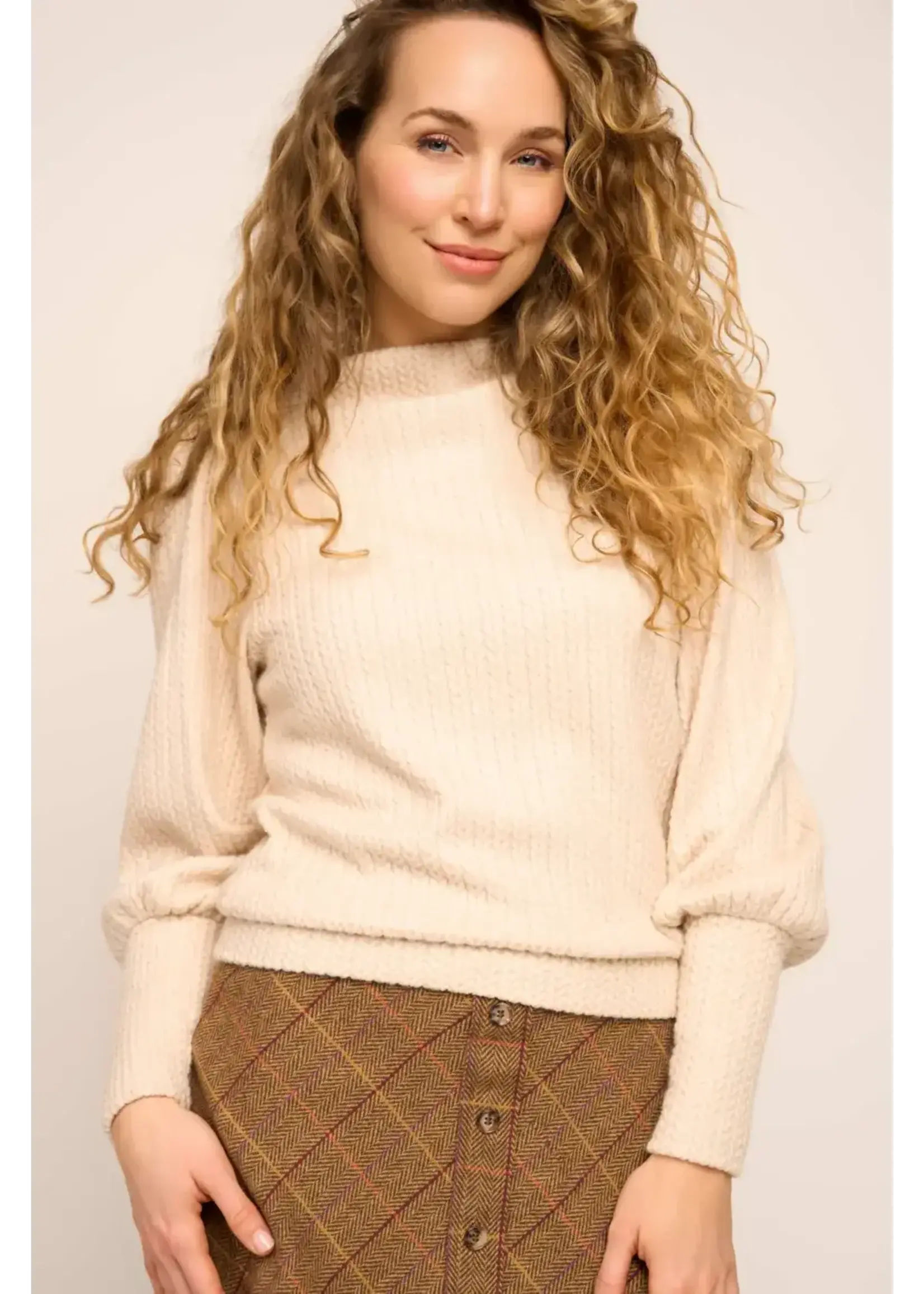 VERY CHERRY VERY CHERRY MAYA PULLOVER CABLE CREAM