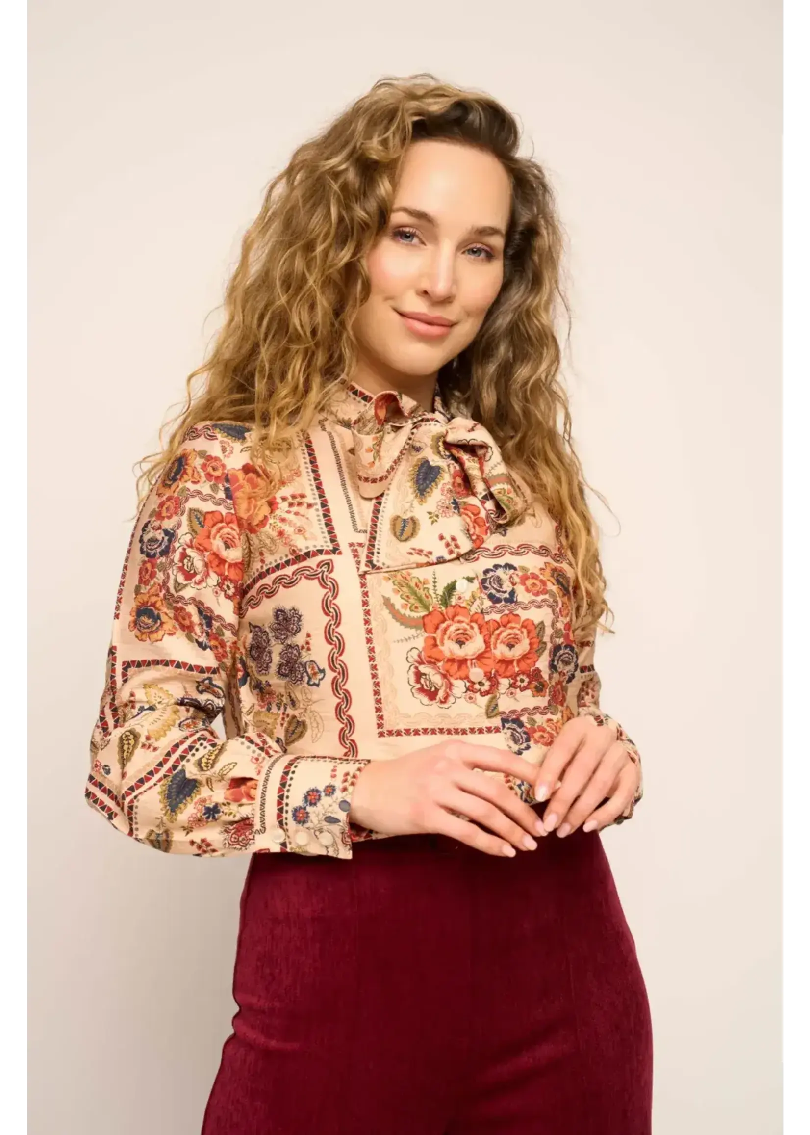 VERY CHERRY VERY CHERRY CLASSIC BLOUSE LA RIGA CREME