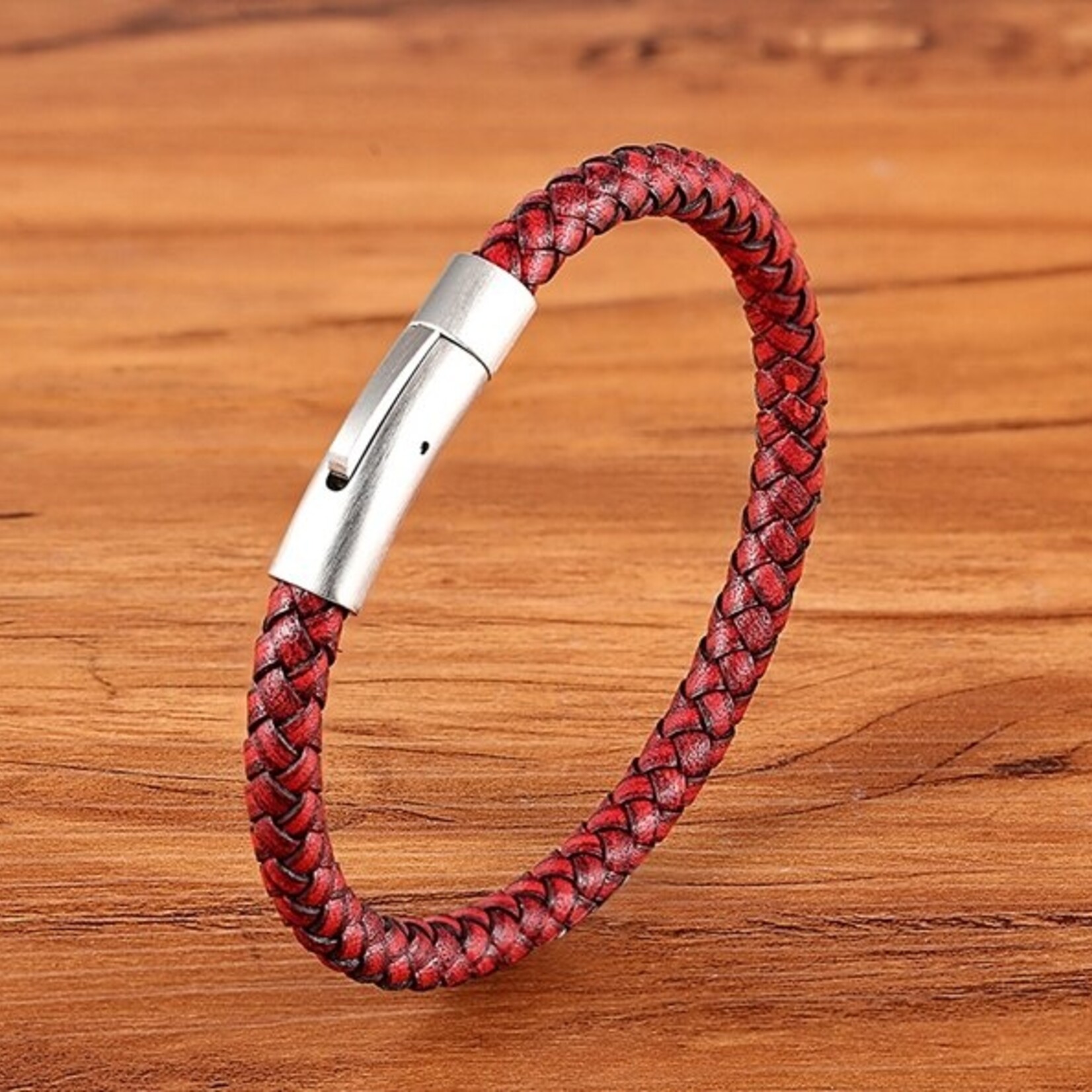 Nenzi Bruine lederen gevlochten armban 6 mm rvs snelsluiting  21 cm