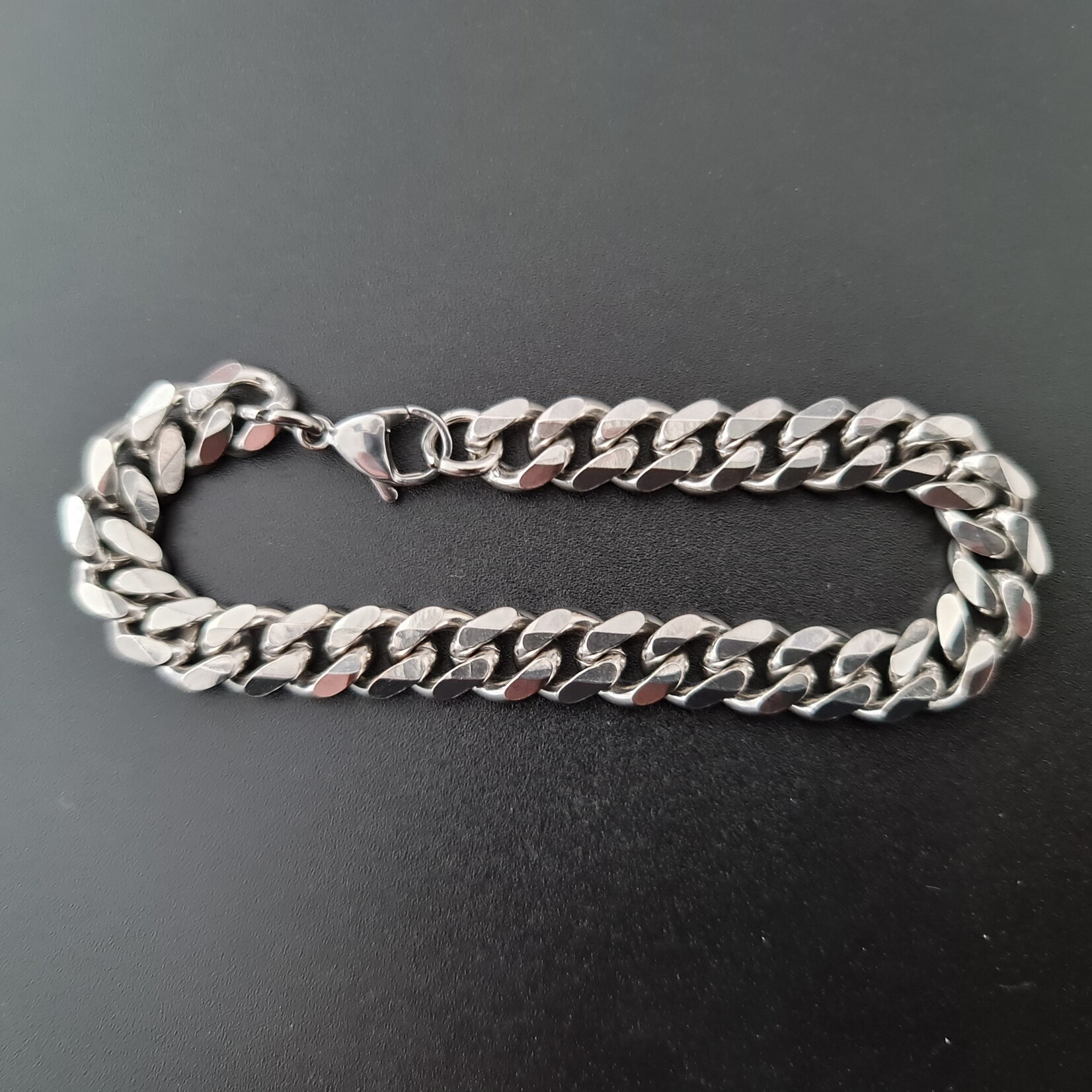 Nenzi RVS 5 mm brede armband 18 cmm