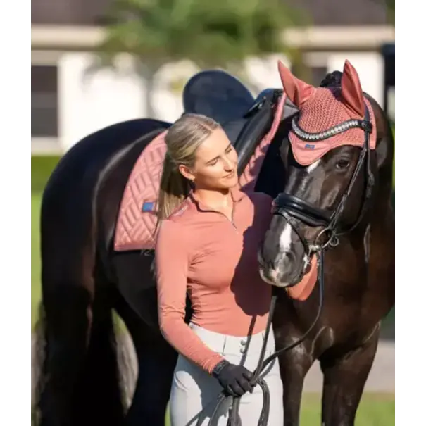 Equestrian Stockholm Oornetje Coral Full