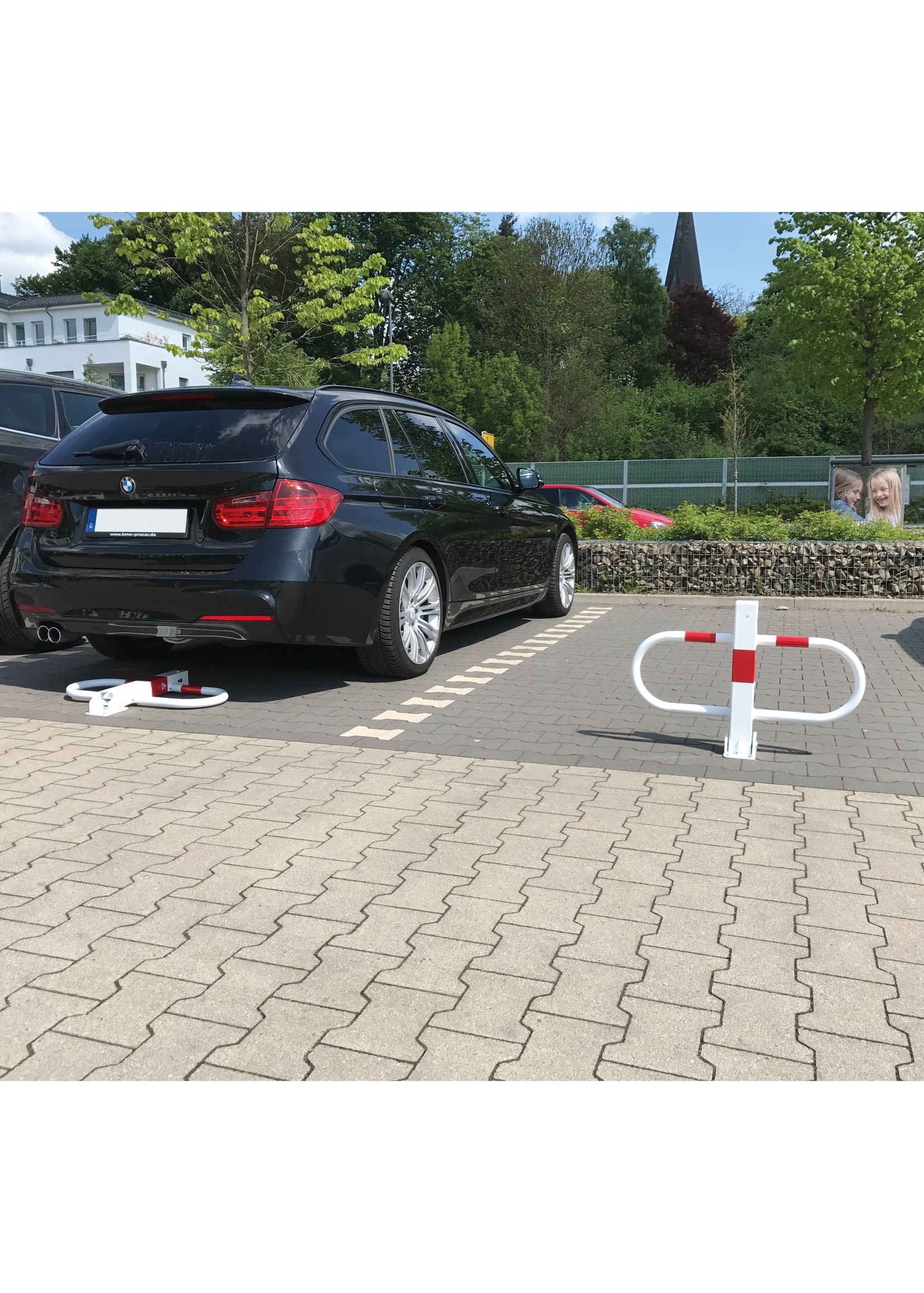 RI-TRAFFIC Parkplatzsperre mit Zylinderschloss umlegbar