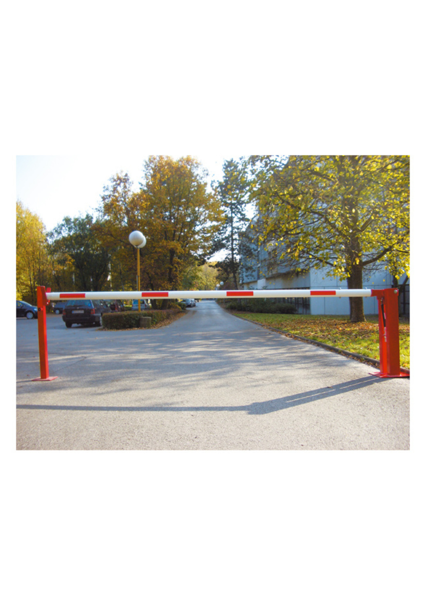 UNSERE HAUSMARKE Schranke mit Gasfeder, Stützfuß, Zylinderschloss und Dreikantschloss