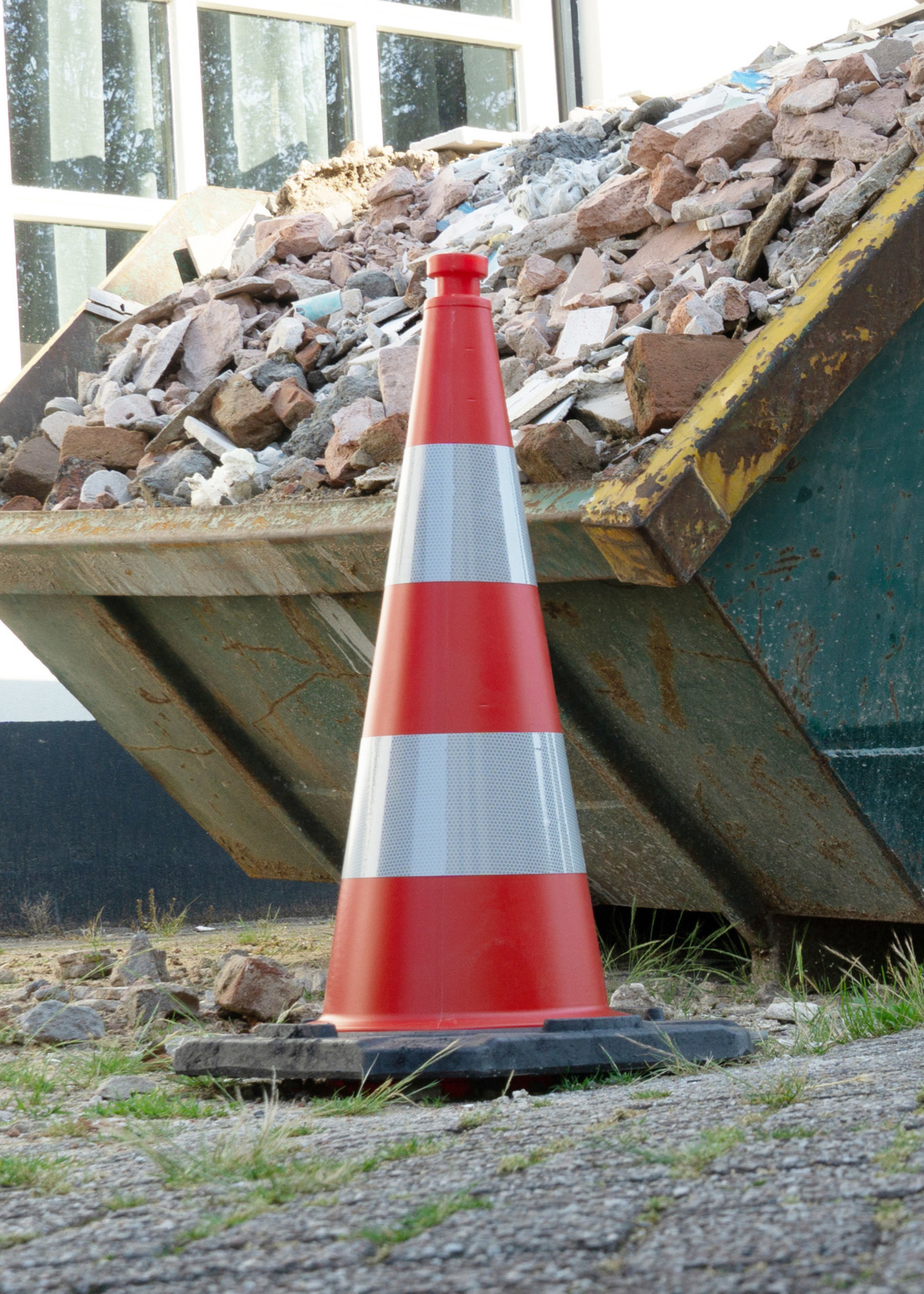 RI-TRAFFIC Professionelle Verkehrshütchen 50 cm, 25 Stück mit Firmenlogo