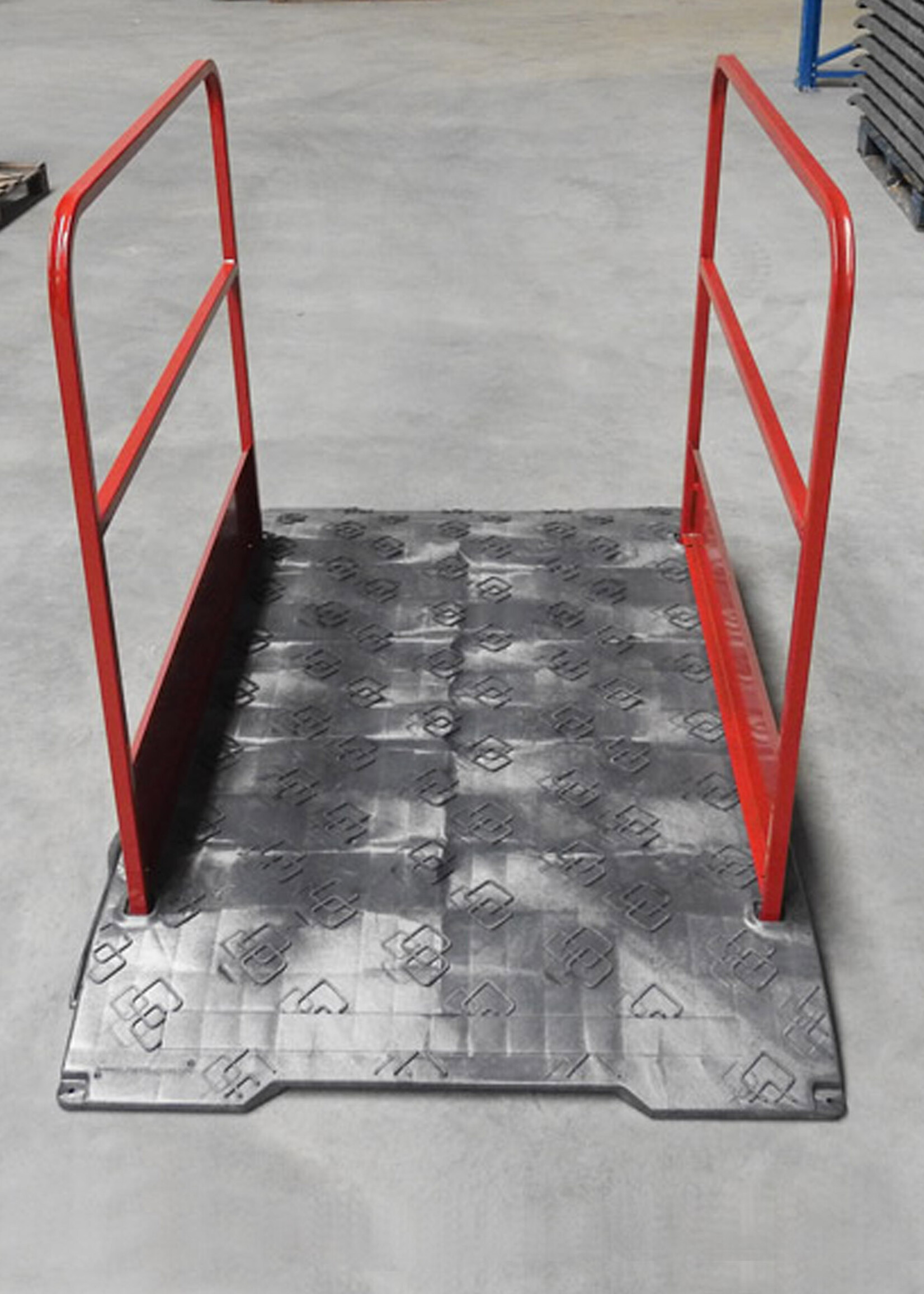 RI-TRAFFIC Laufsteg / Laufplanke als Übergangsbrücke für Gräben, Rinnen & Vertiefungen