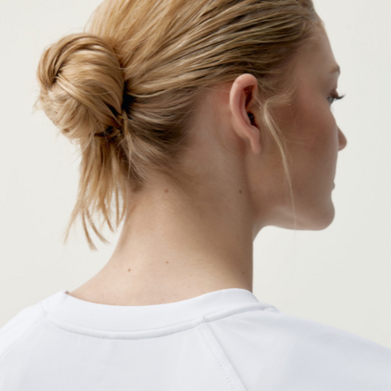 Born Sweatshirts Flora Off White - BORN LIVING YOGA