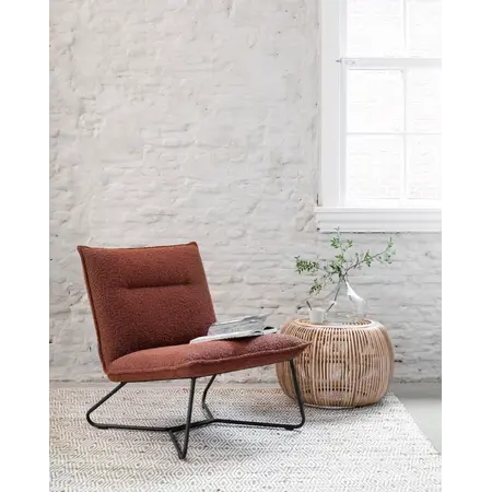 So True by Troubadour Fauteuil Lotus boucle brique