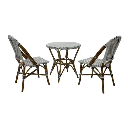 So True by Troubadour Bistro set Parijs