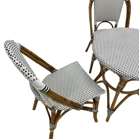 So True by Troubadour Bistro set Parijs