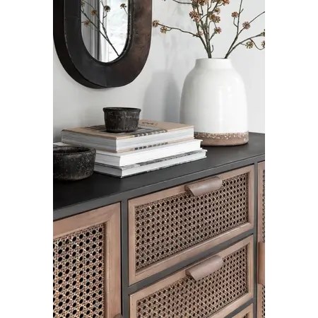 So True by Troubadour Dressoir Nordic