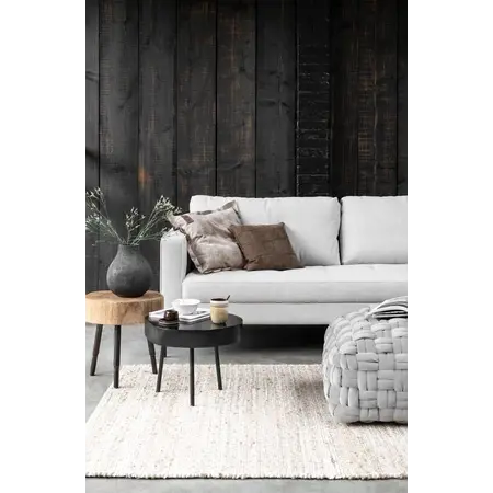 So True by Troubadour Salontafel Hitam