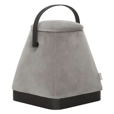 So True by Troubadour Poef Triangel velvet lichtgrijs