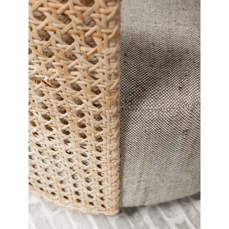 So True by Troubadour Fauteuil Saint Gilles