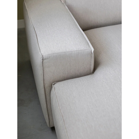 So True by Troubadour Loungebank Freek beige