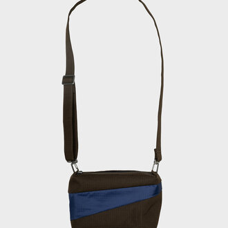 Susan Bijl Bum Bag Mud & Navy Small