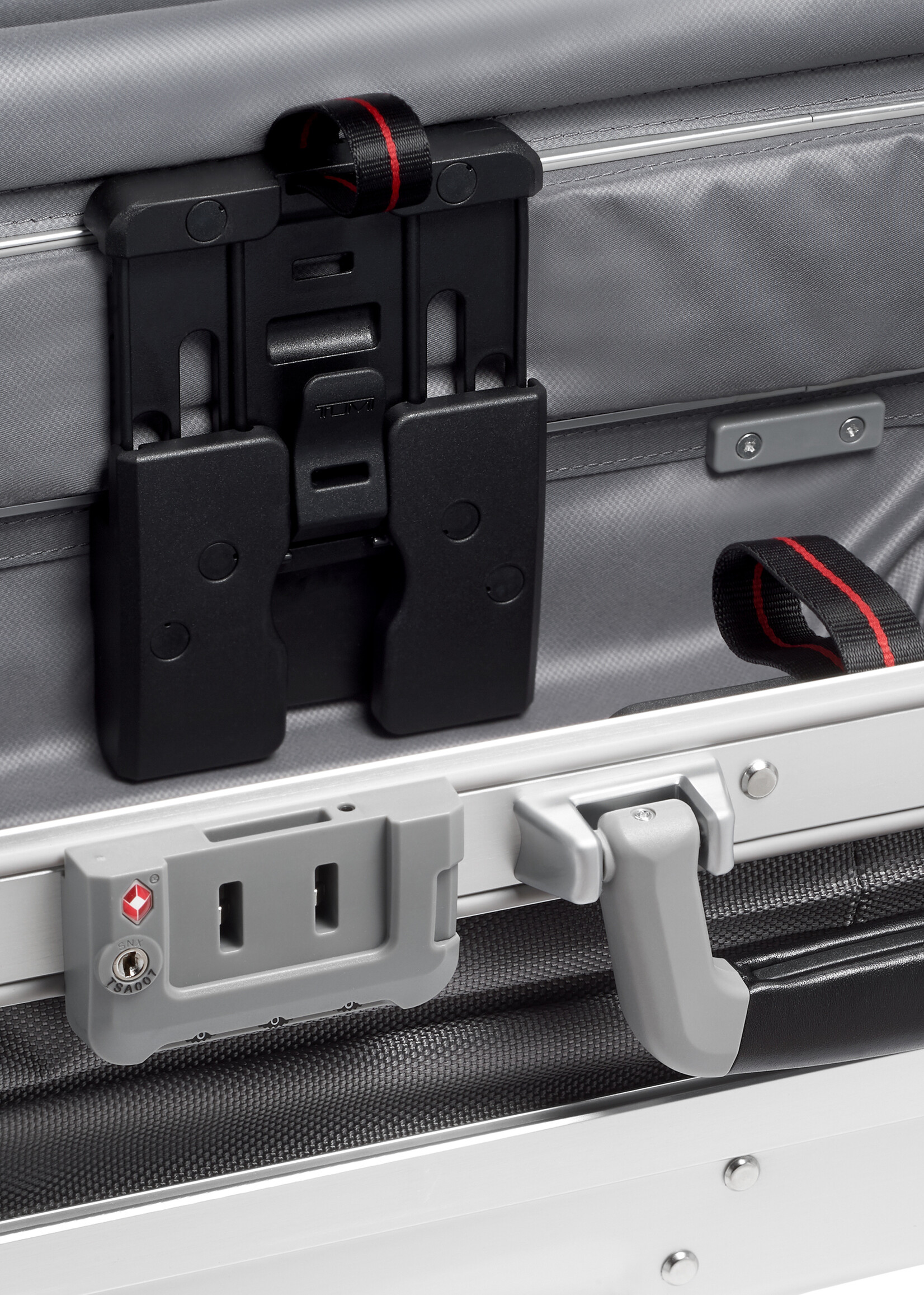 TUMI Koffer 19 Degree Aluminium International 35.5cm uitbreidbaar