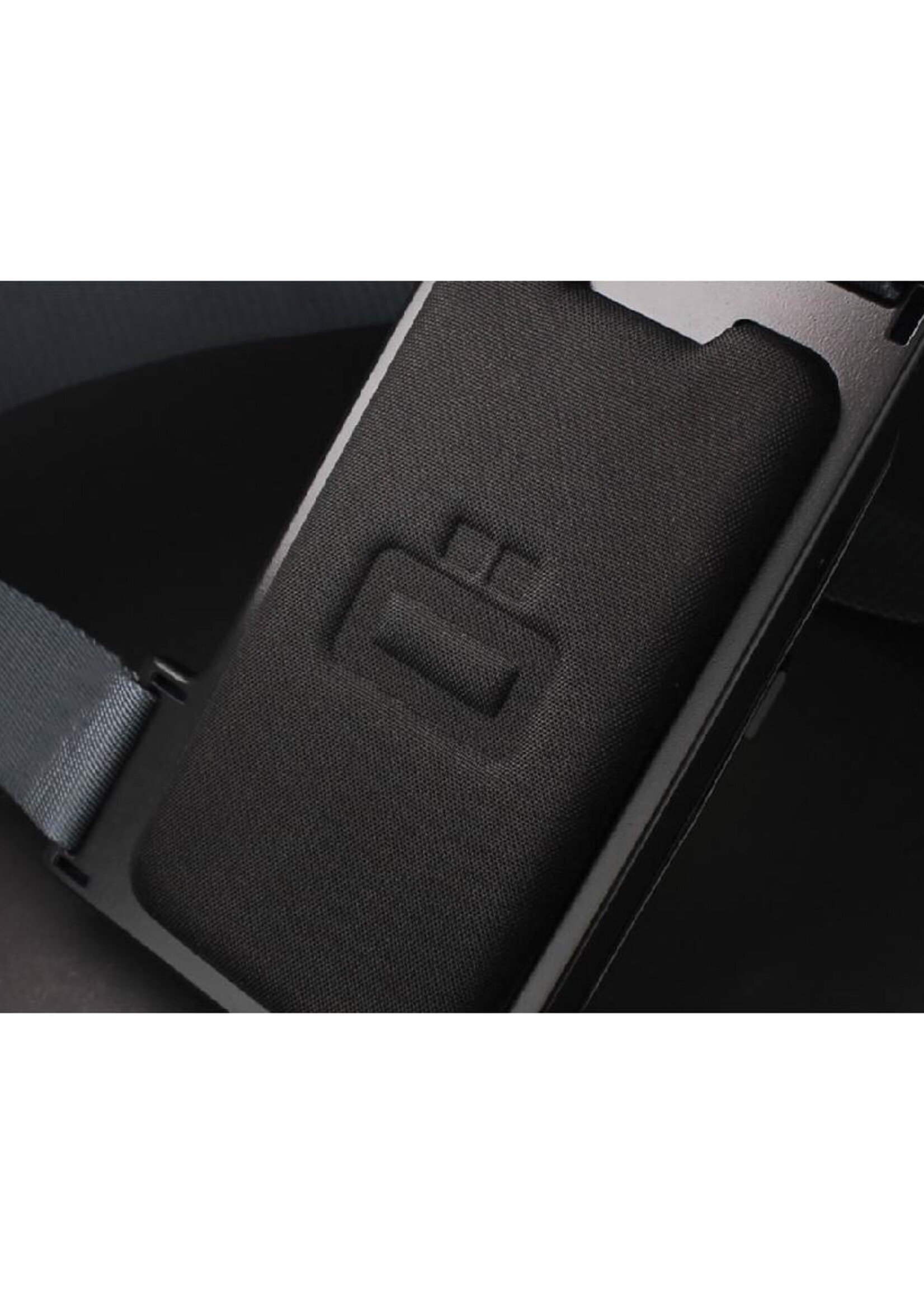 Ögon Design Phone Bag & Wallet Carbon